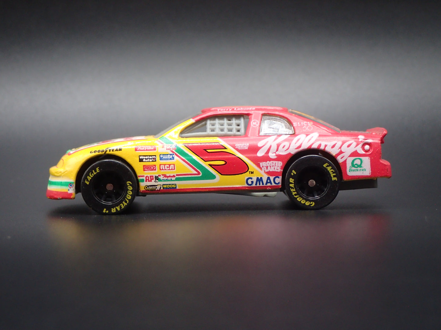 1996 CHEVY CHEVROLET MONTE CARLO 5 TERRY LABONTE NASCAR 1:64 DIECAST MODEL CAR
