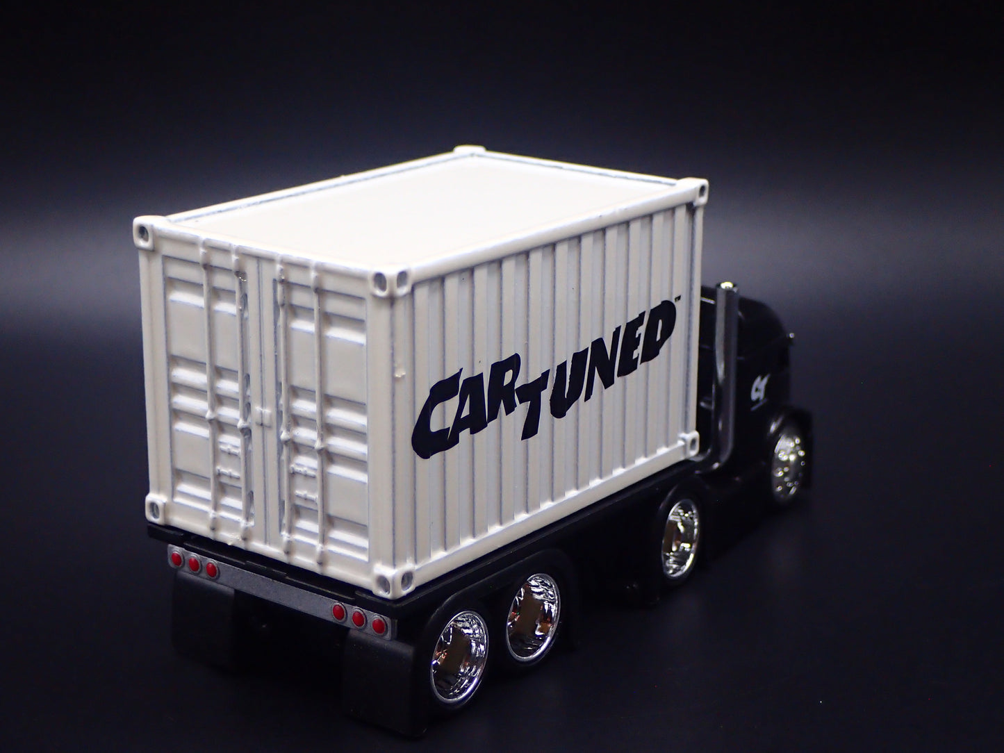 CAR TUNED COOL COE CONTAINER RIG 1:64 SCALE DIORAMA DIECAST MODEL CAR