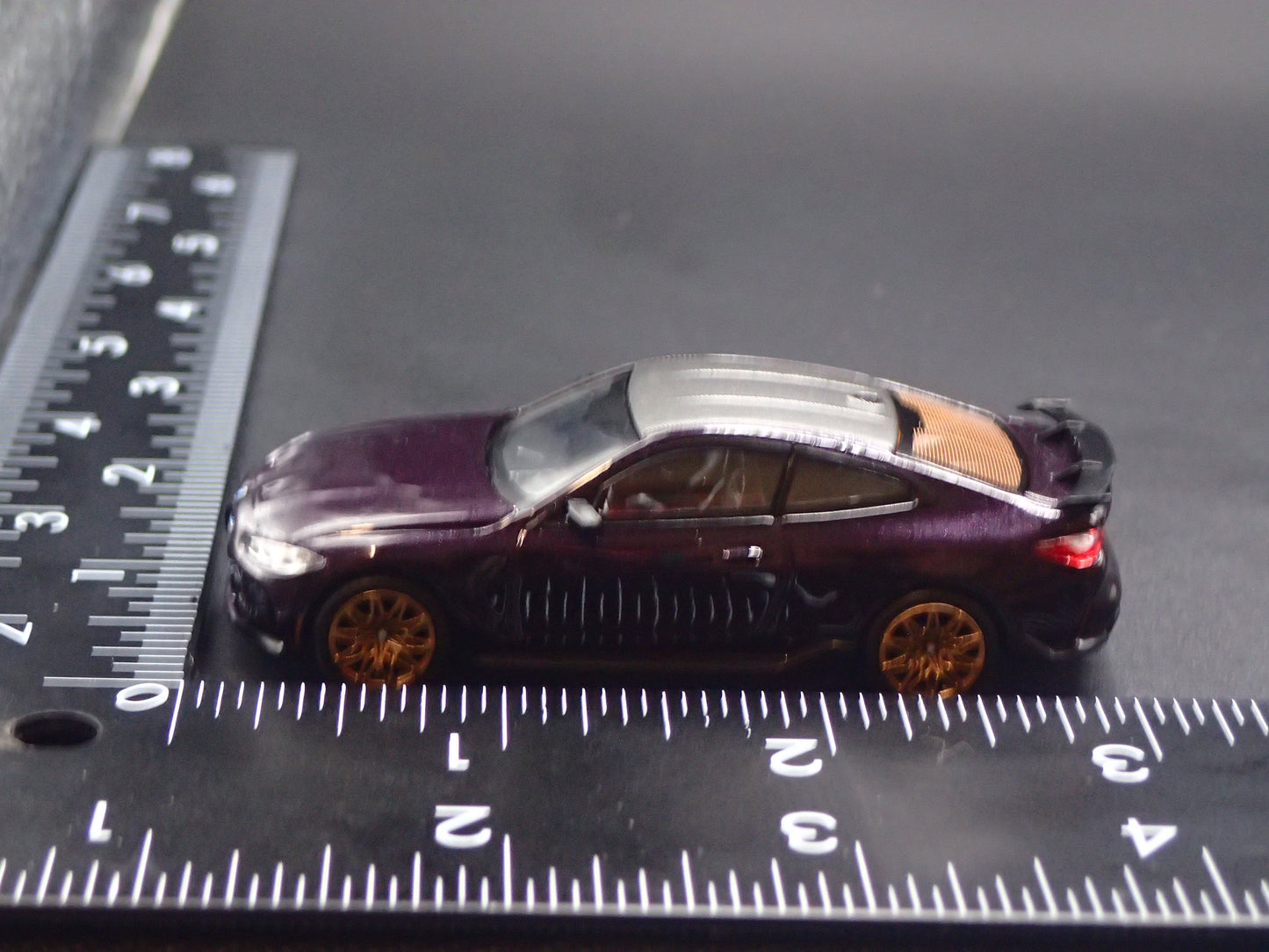 2020-2026 BMW M4 M PERFORMANCE G82 VIOLET 1:64 SCALE DIORAMA DIECAST MODEL CAR