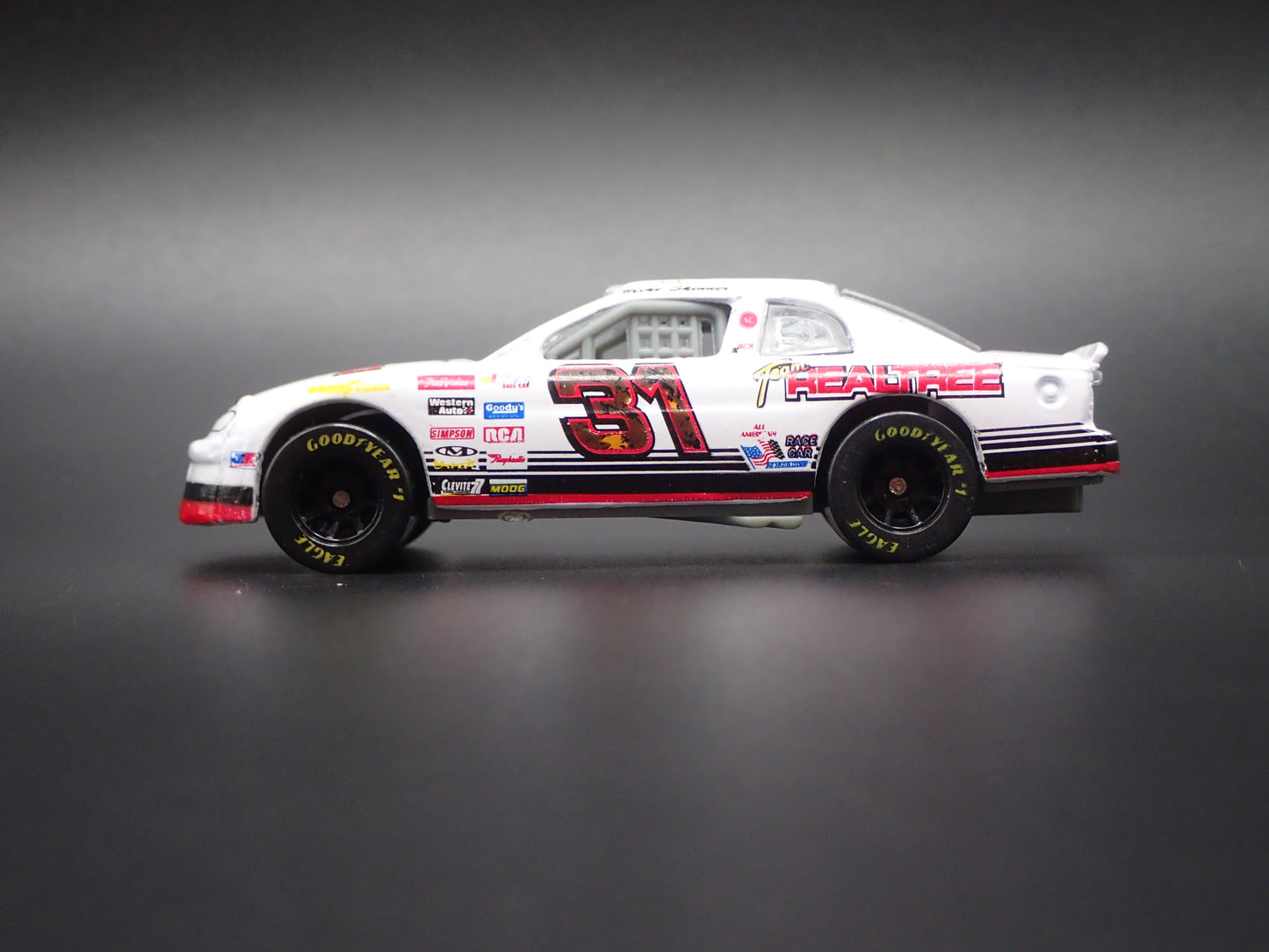1996 CHEVY CHEVROLET MONTE CARLO 31 MIKE SKINNER REALTREE NASCAR 1:64 DIECAST CAR