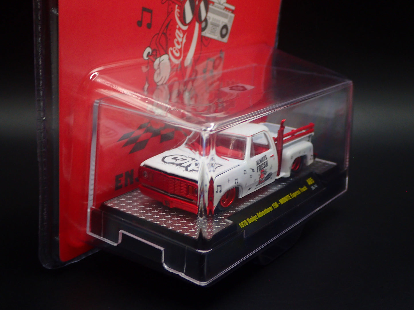 2026 M2 MACHINES 1978 DODGE ADVENTURER 150 MIDNITE EXPRESS COCA COLA RED CHASE 1/750 A65 26-14