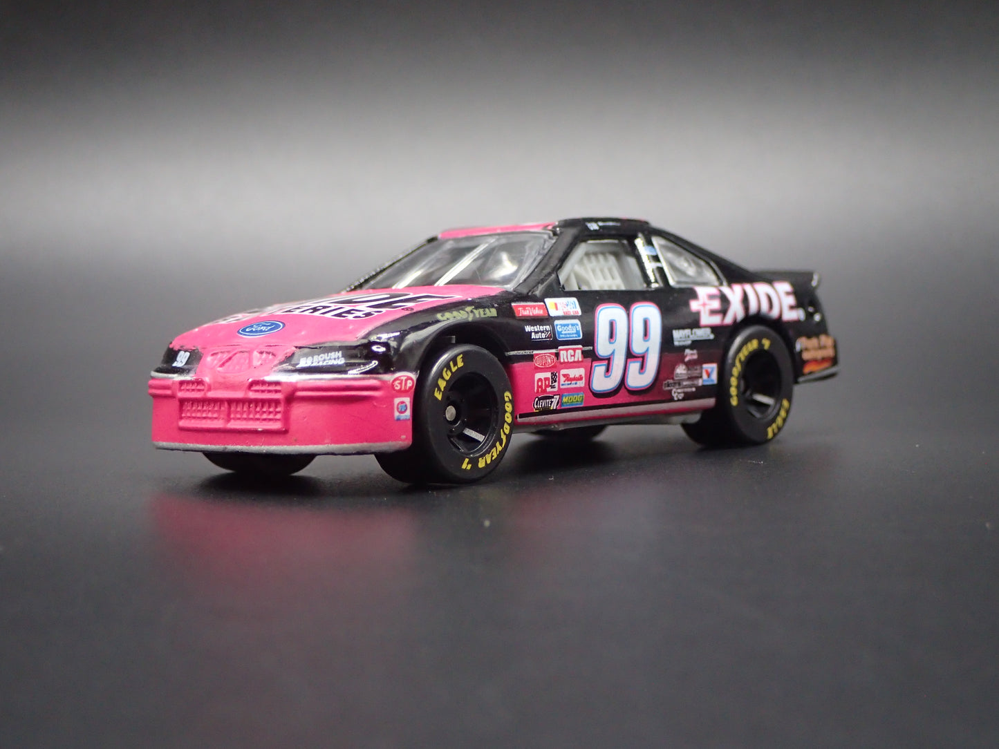 1997 FORD THUNDERBIRD 99 JEFF BURTON EXIDE NASCAR 1:64 SCALE DIECAST MODEL CAR