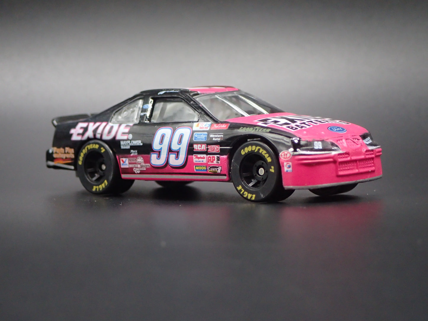 1997 FORD THUNDERBIRD 99 JEFF BURTON EXIDE NASCAR 1:64 SCALE DIECAST MODEL CAR