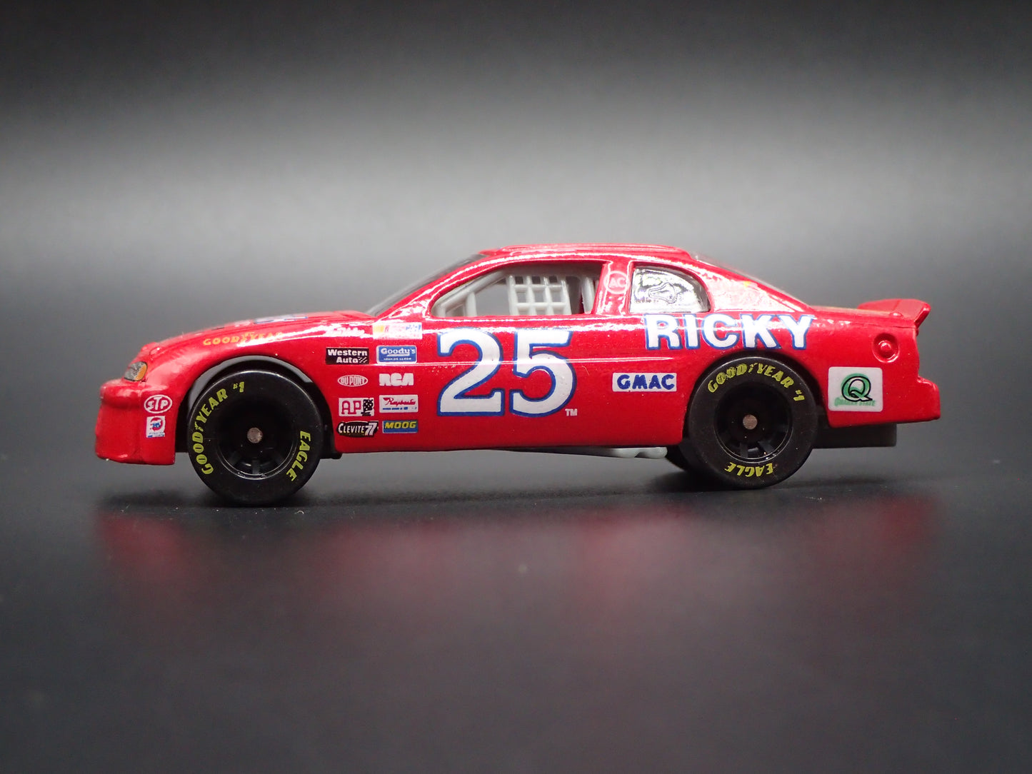 1997 97 CHEVY MONTE CARLO 2 RICKY CRAVEN HENDRICK NASCAR 1:64 SCALE DIECAST CAR