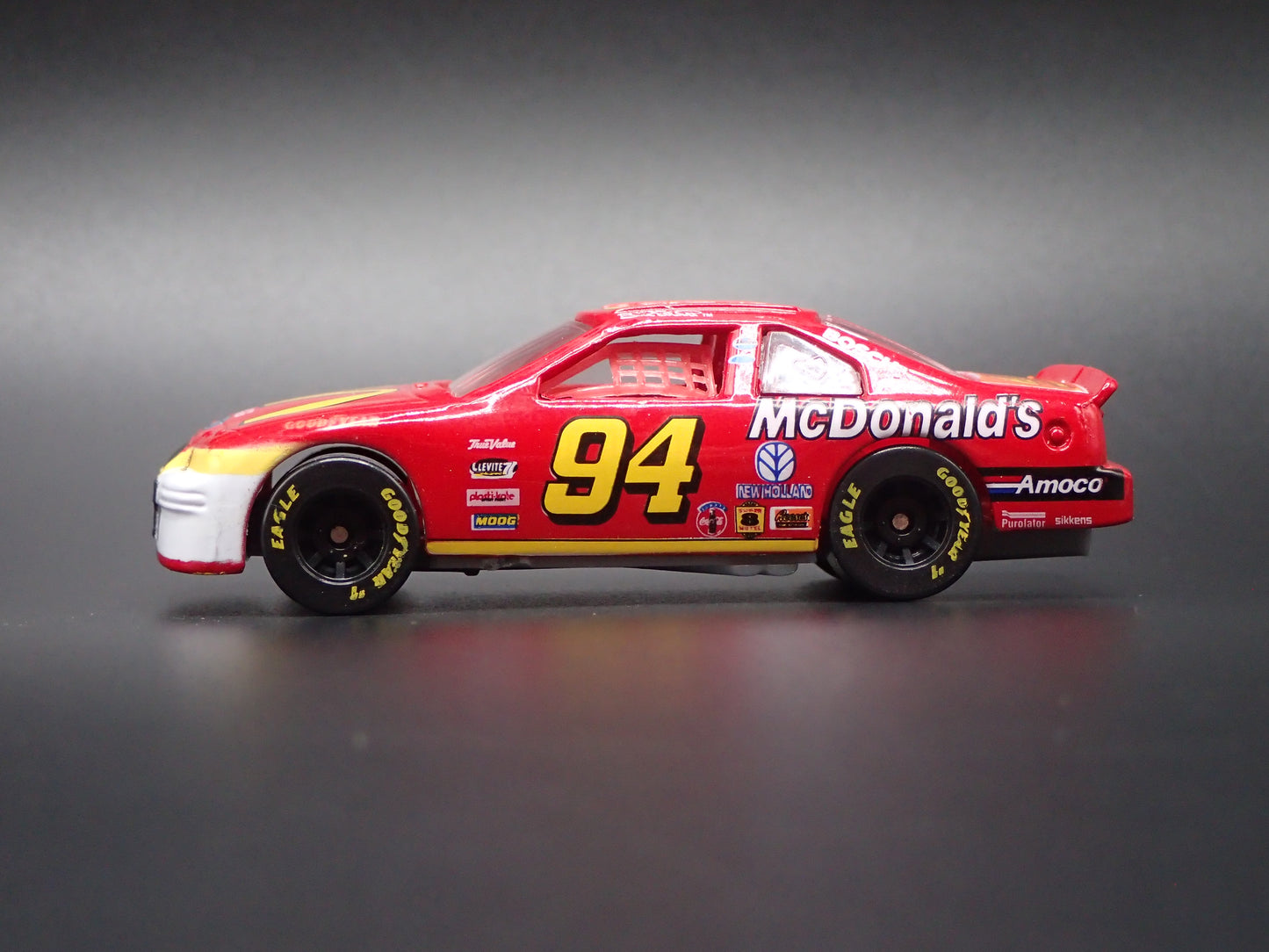 1997 97 FORD THUNDERBIRD 94 BILL ELLIOTT MCDONALDS NASCAR 1:64 DIECAST MODEL CAR