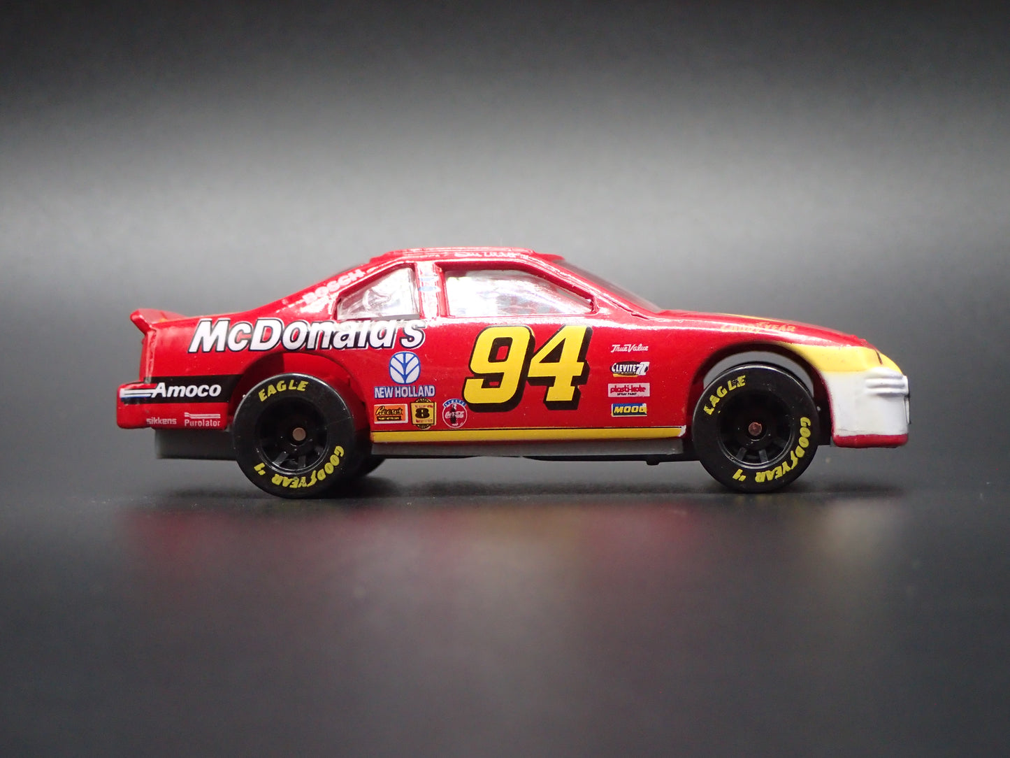 1997 97 FORD THUNDERBIRD 94 BILL ELLIOTT MCDONALDS NASCAR 1:64 DIECAST MODEL CAR