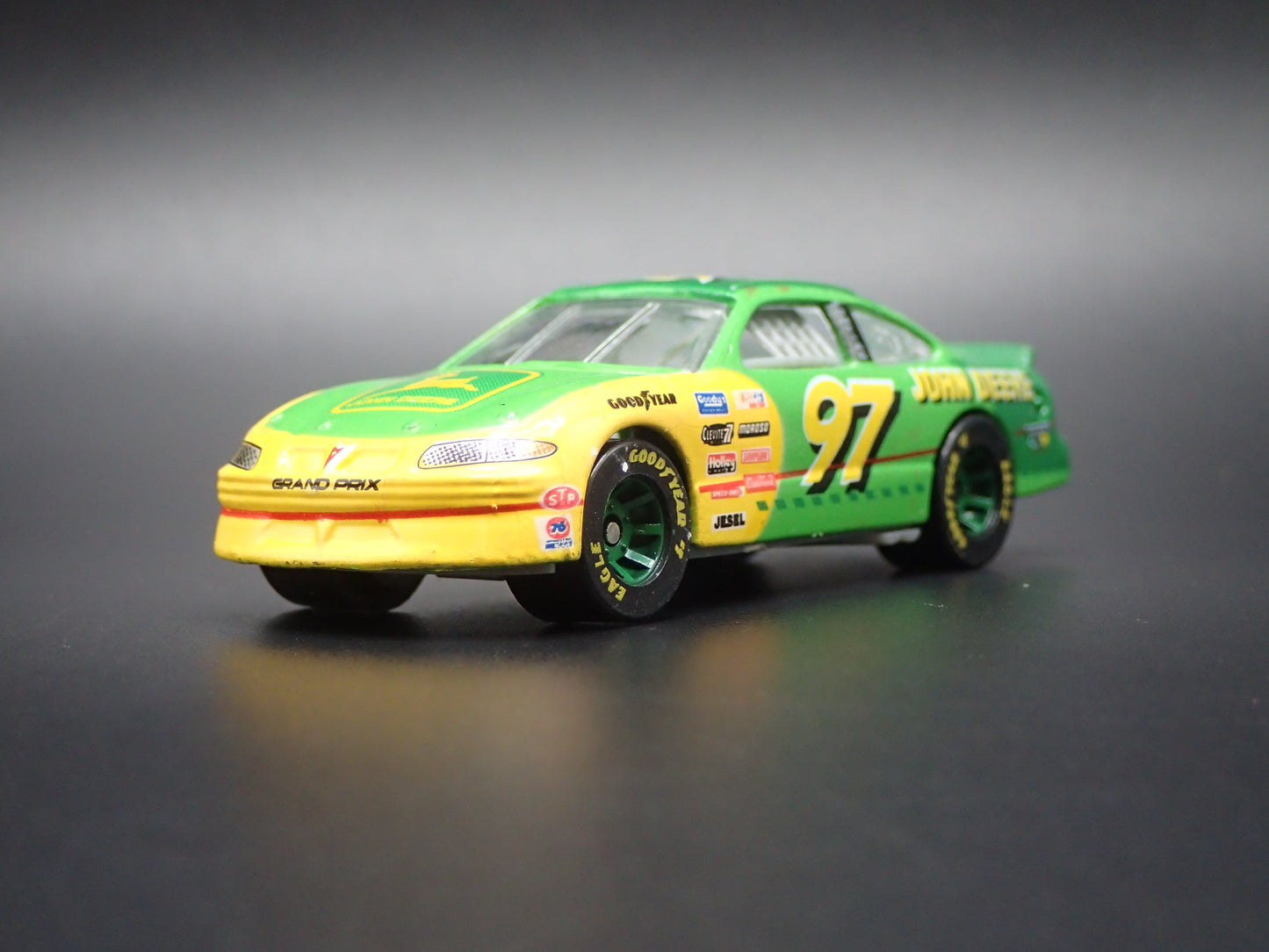1997 97 PONTIAC GRAND PRIX 97 CHAD LITTLE JOHN DEERE NASCAR 1:64 SCALE DIECAST CAR