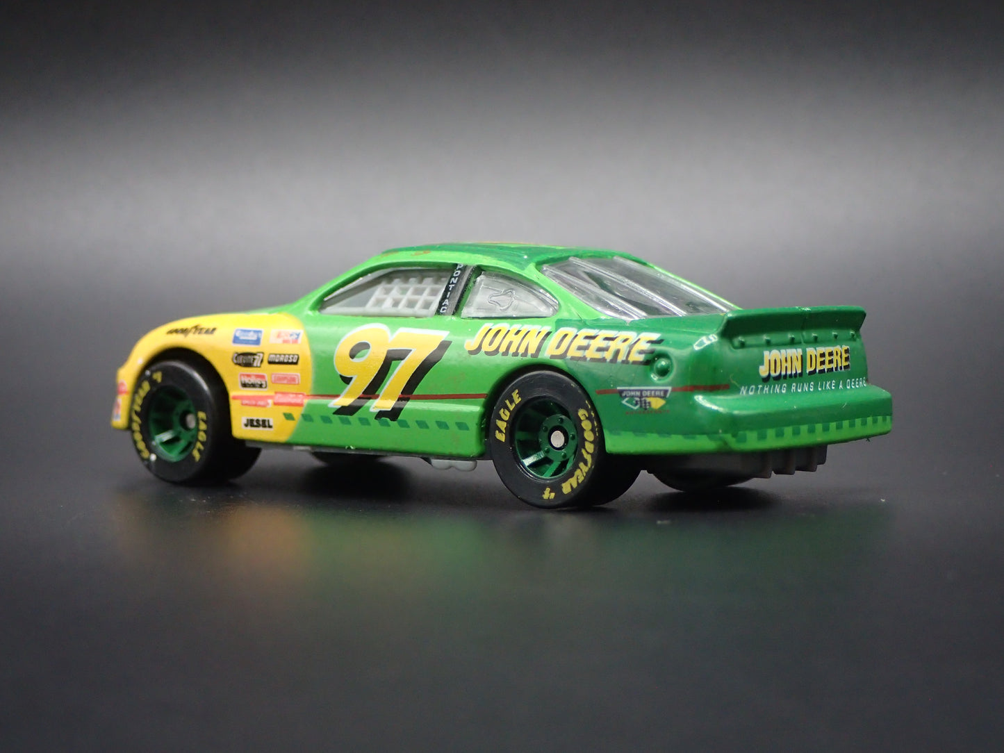 1997 97 PONTIAC GRAND PRIX 97 CHAD LITTLE JOHN DEERE NASCAR 1:64 SCALE DIECAST CAR