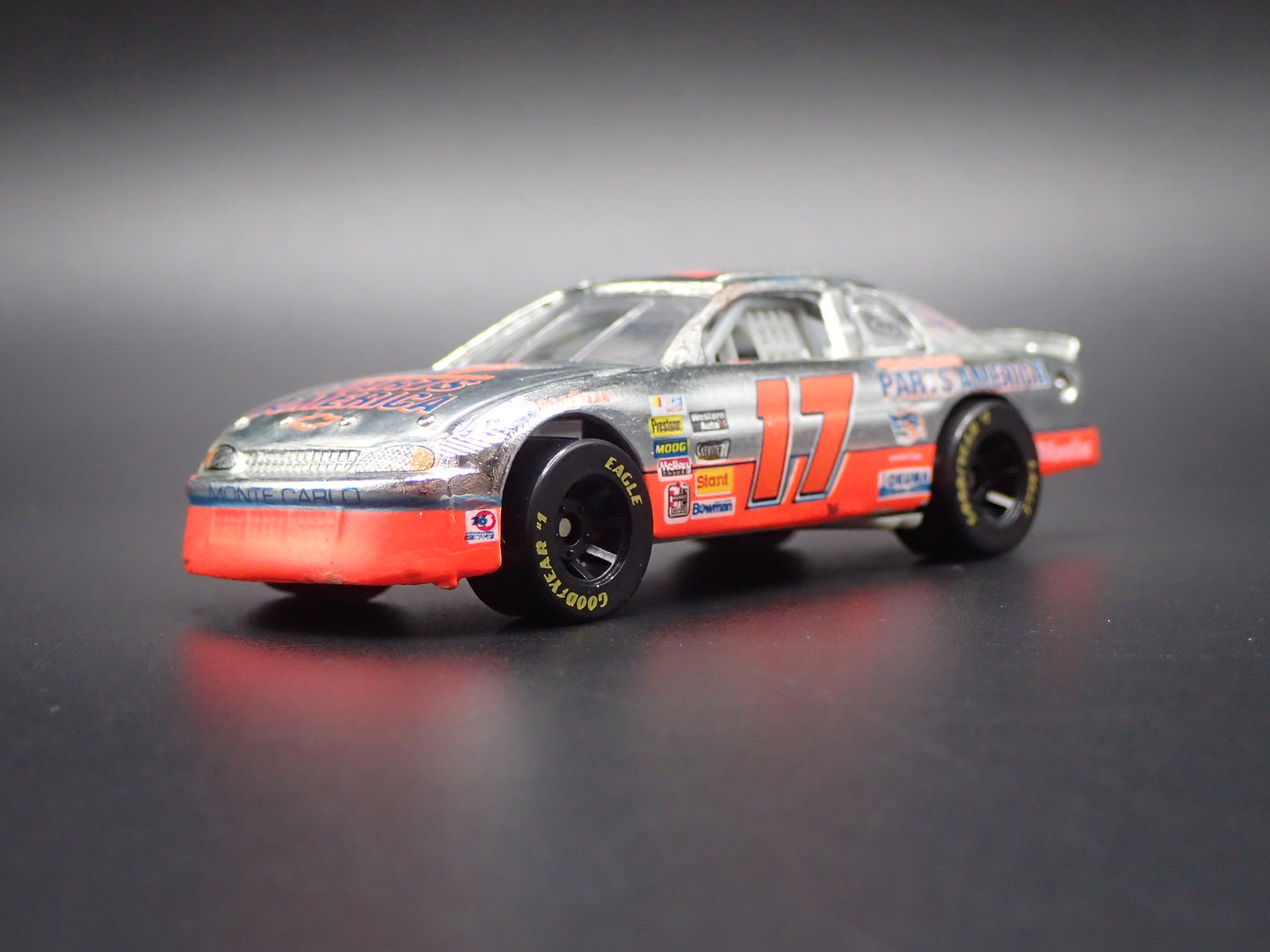 1997 CHEVY CHEVROLET MONTE CARLO DARRELL WALTRIP NASCAR 1:64 SCALE DIECAST CAR