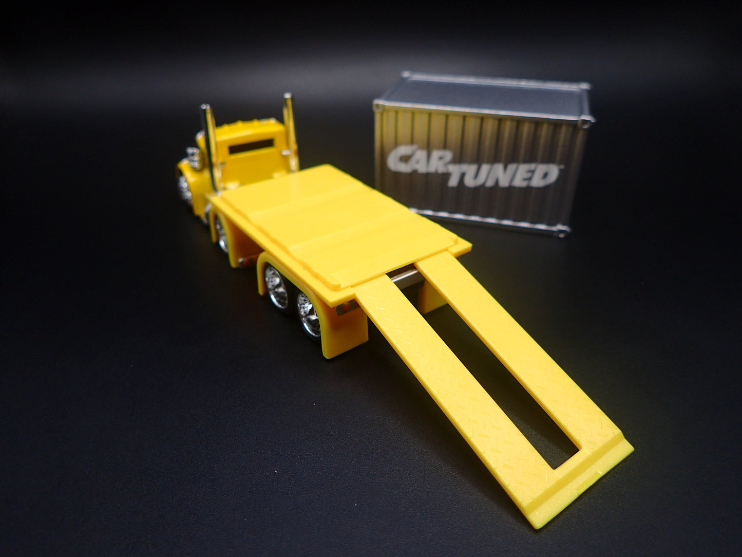 CAR TUNED SNEAKY PETE CONTAINER RIG 1:64 SCALE DIORAMA DIECAST MODEL CAR