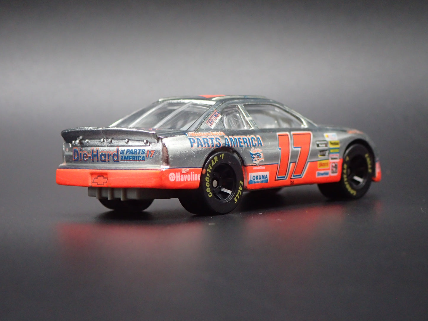 1997 CHEVY CHEVROLET MONTE CARLO DARRELL WALTRIP NASCAR 1:64 SCALE DIECAST CAR