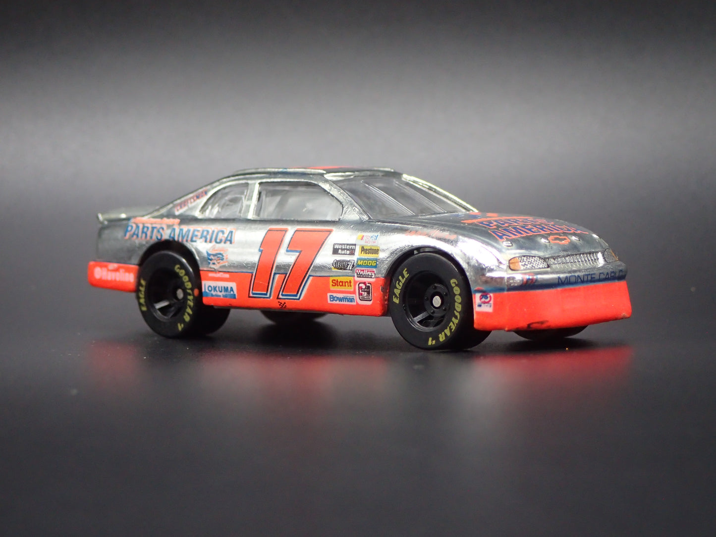 1997 CHEVY CHEVROLET MONTE CARLO DARRELL WALTRIP NASCAR 1:64 SCALE DIECAST CAR