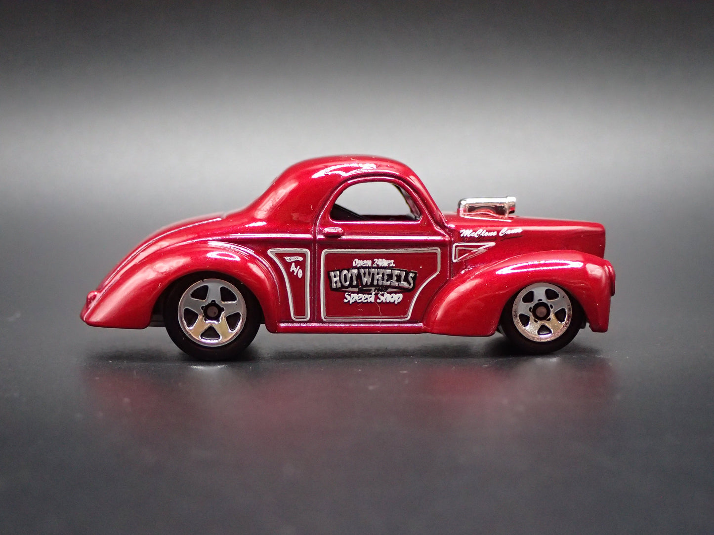 1941 41 WILLYS COUPE RED RARE 1:64 COLLECTIBLE DIORAMA DIECAST MODEL CAR