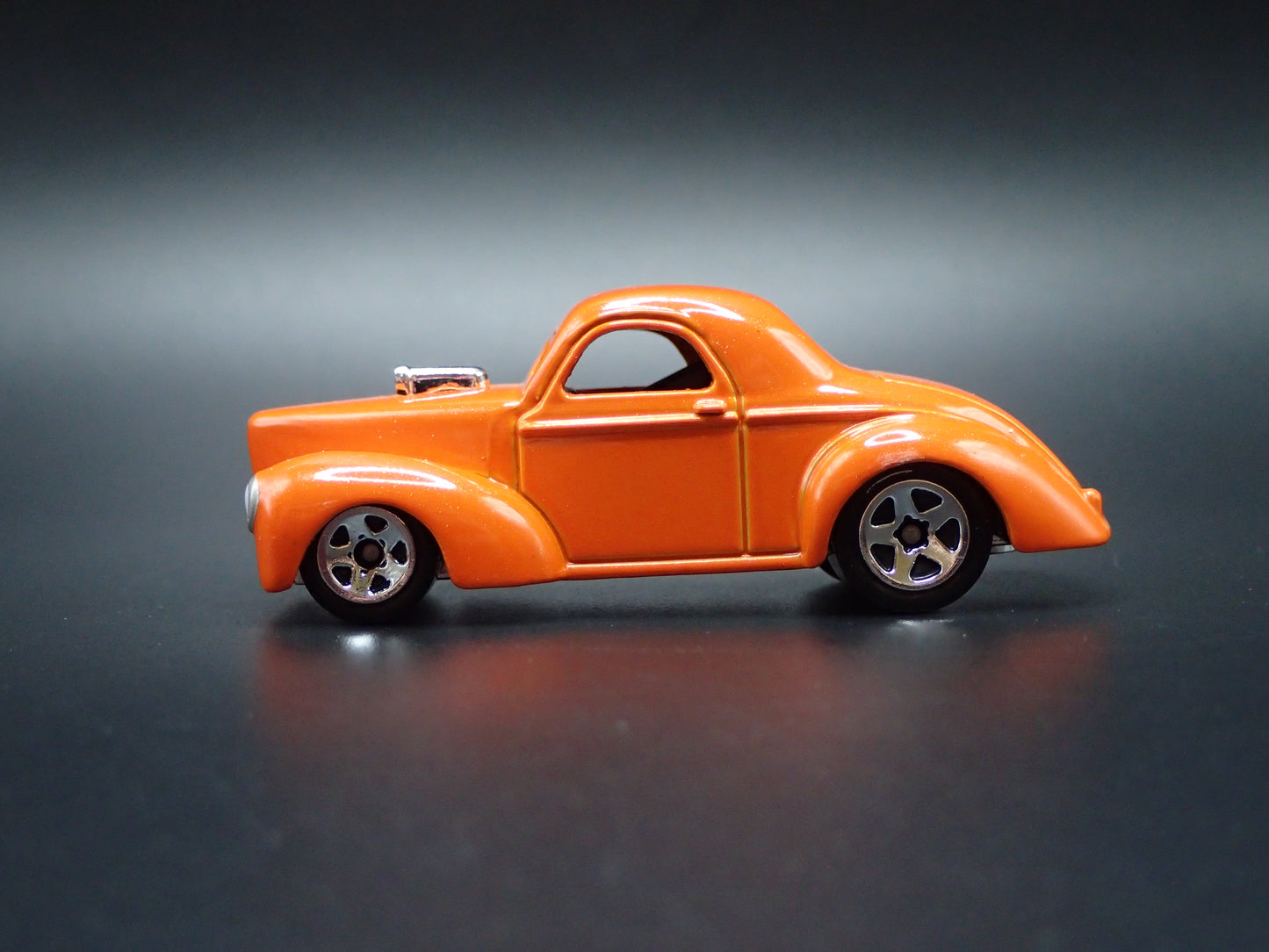 1941 41 WILLYS COUPE ORANGE 1:64 SCALE COLLECTIBLE DIORAMA DIECAST MODEL CAR