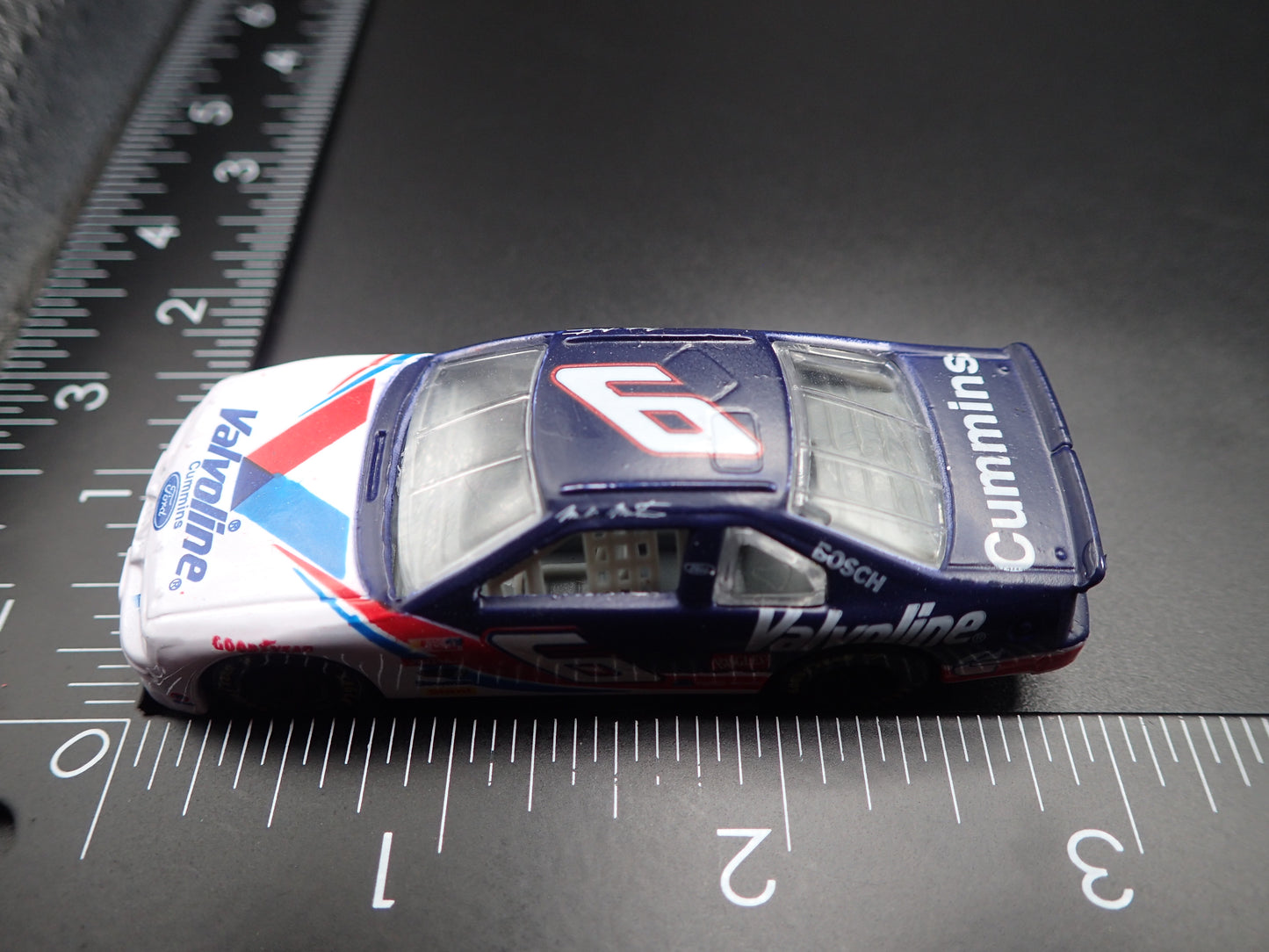 1997 97 FORD THUNDERBIRD 6 MARK MARTIN NASCAR 1:64 SCALE DIECAST MODEL CAR