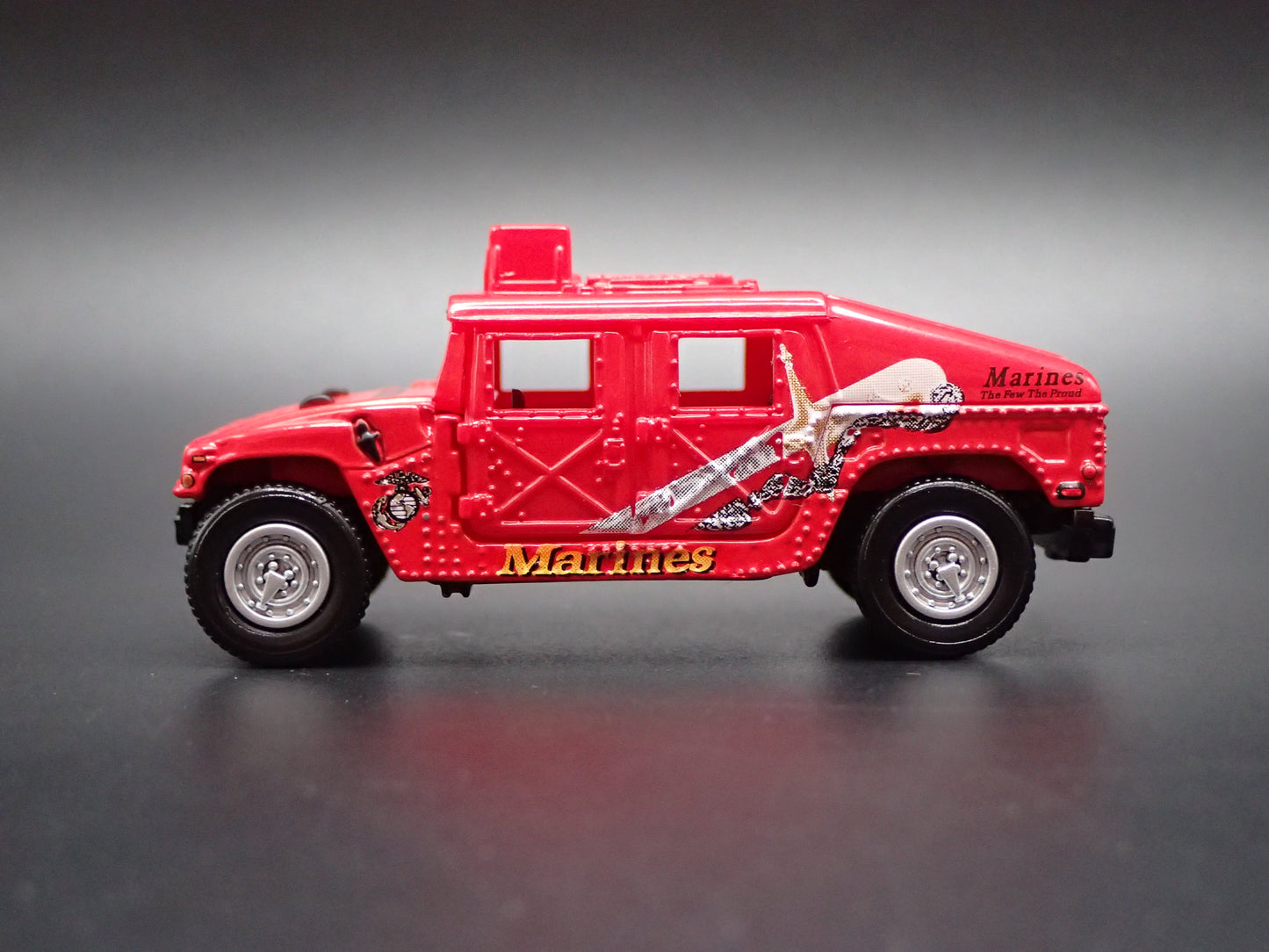 1992-2006 HUMMER H1 USA MARINES RED 1:64 SCALE  DIORAMA DIECAST MODEL CAR