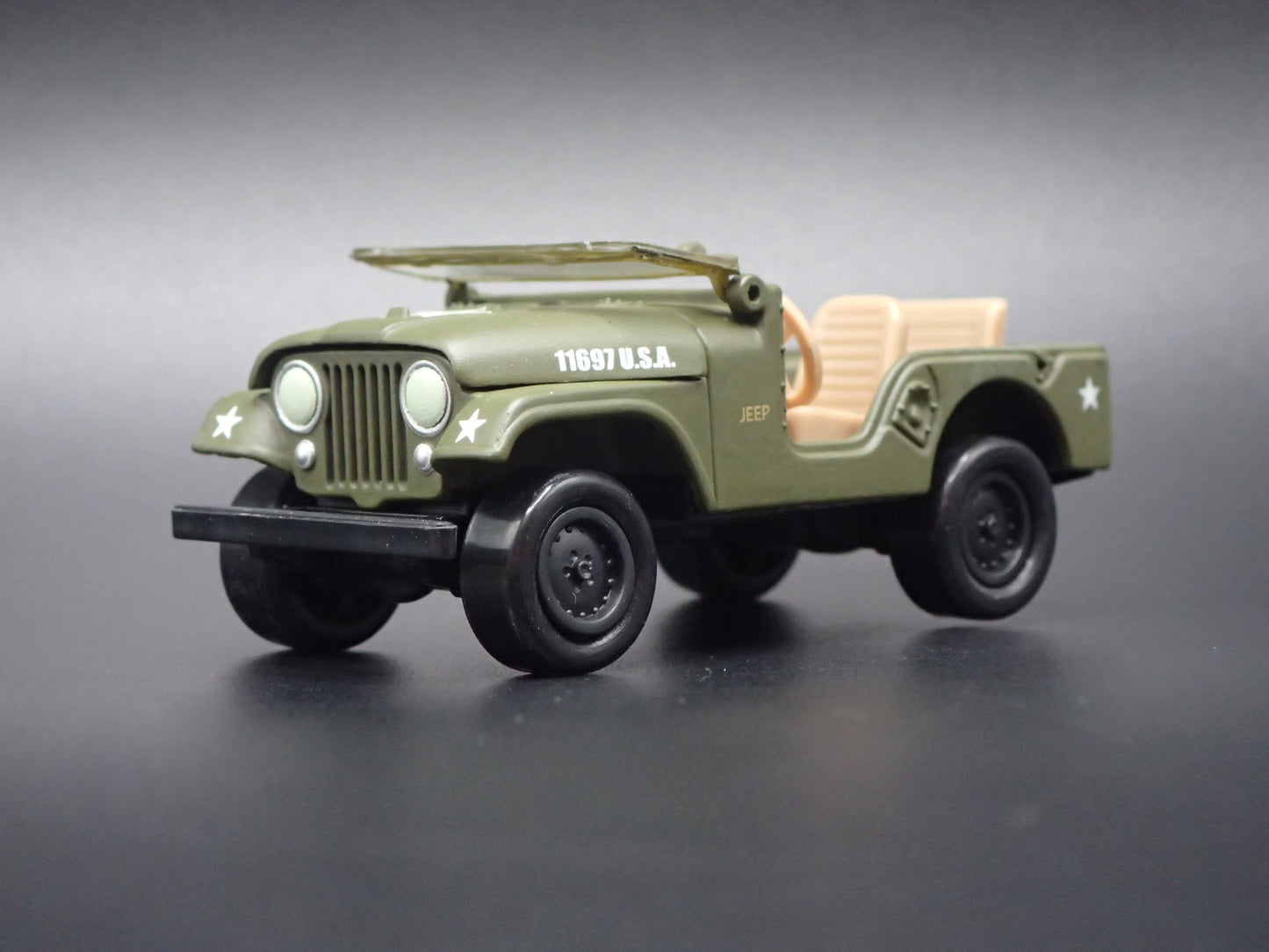 1944-1986 JEEP CJ5 US ARMY 1/64 SCALE COLLECTIBLE DIORAMA DIECAST MODEL CAR