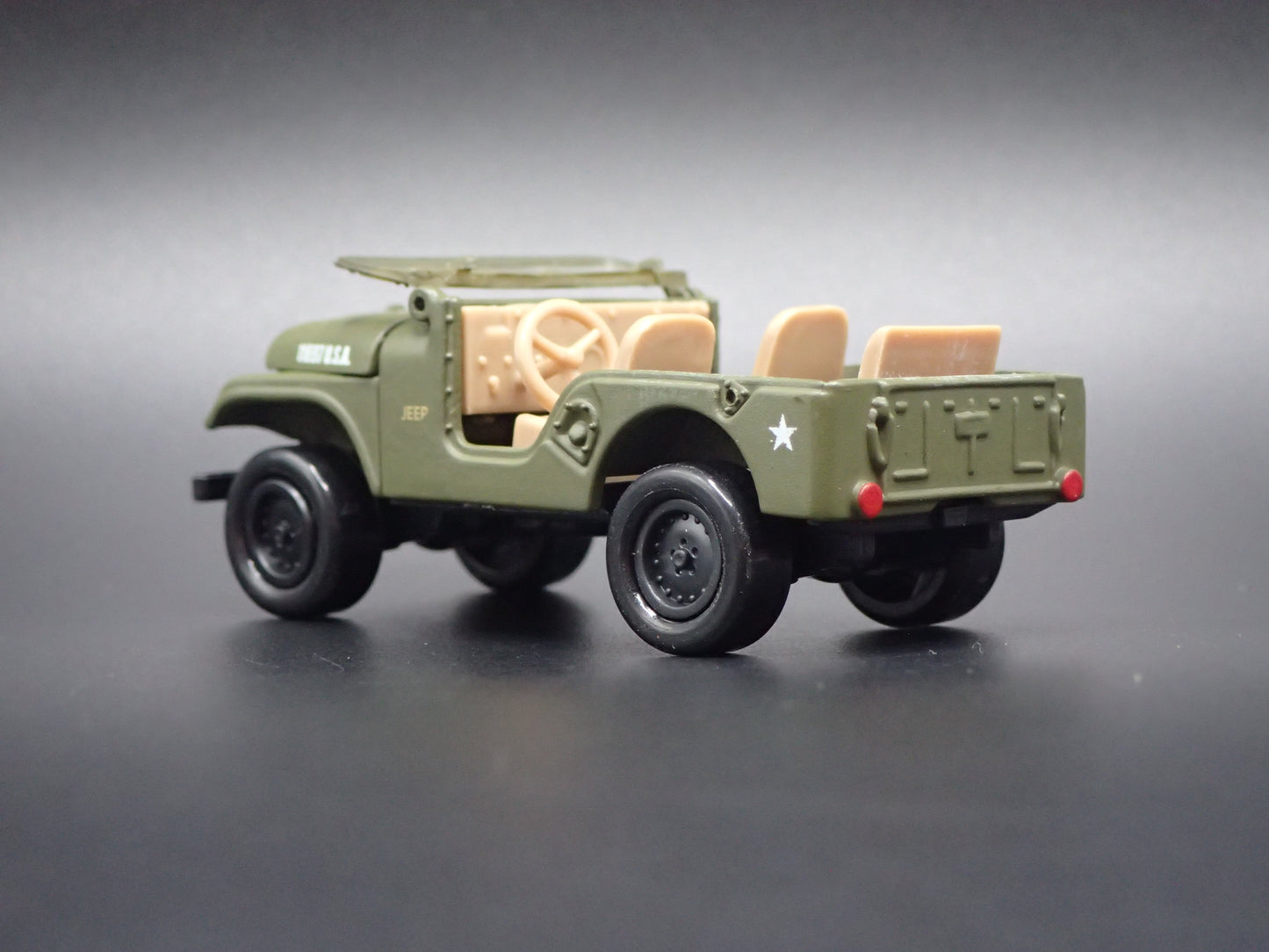 1944-1986 JEEP CJ5 US ARMY 1/64 SCALE COLLECTIBLE DIORAMA DIECAST MODEL CAR