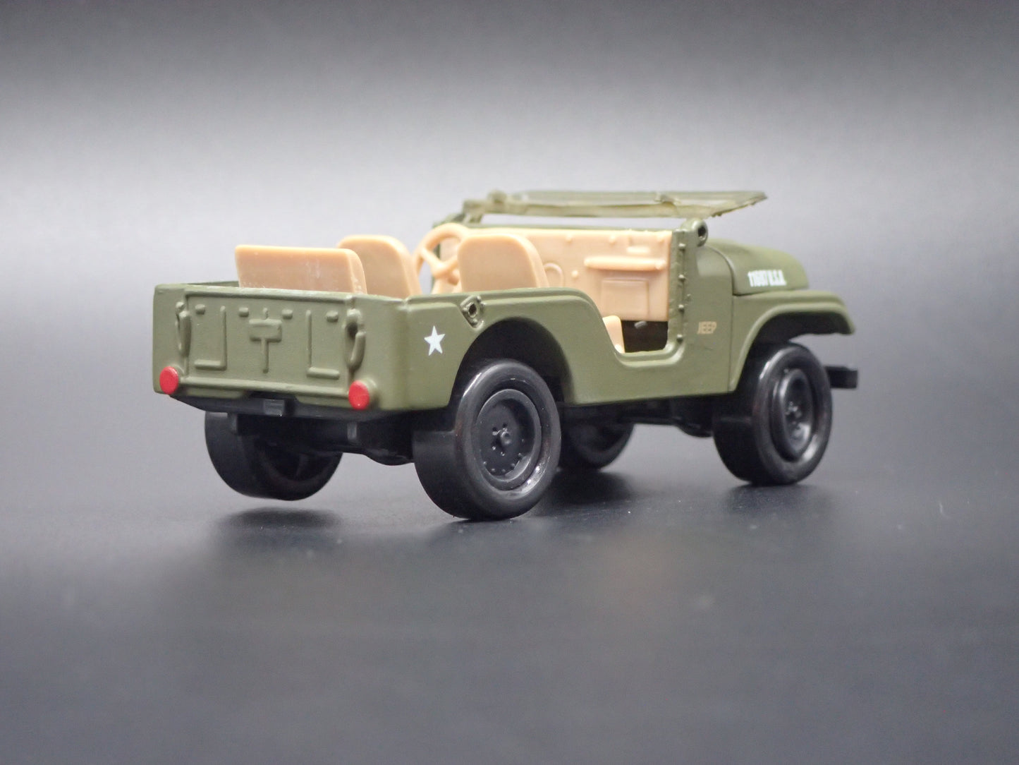 1944-1986 JEEP CJ5 US ARMY 1/64 SCALE COLLECTIBLE DIORAMA DIECAST MODEL CAR