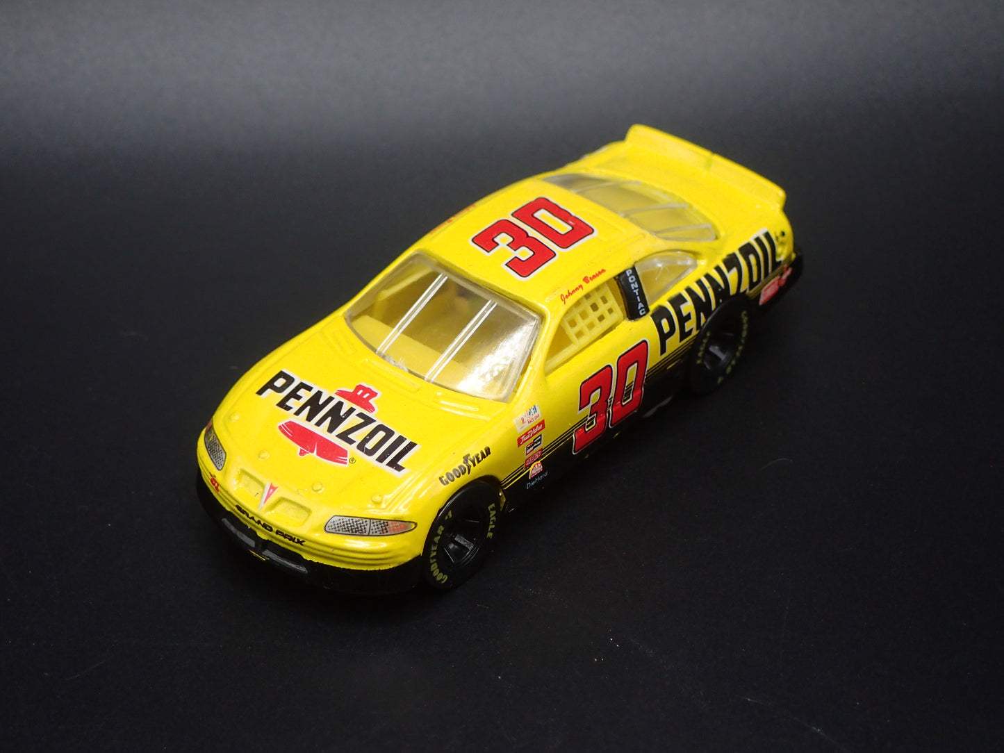 1997 97 PONTIAC GRAND PRIX 30 JOHNNY BENSON PENNZOIL NASCAR 1:64 SCALE DIECAST CAR