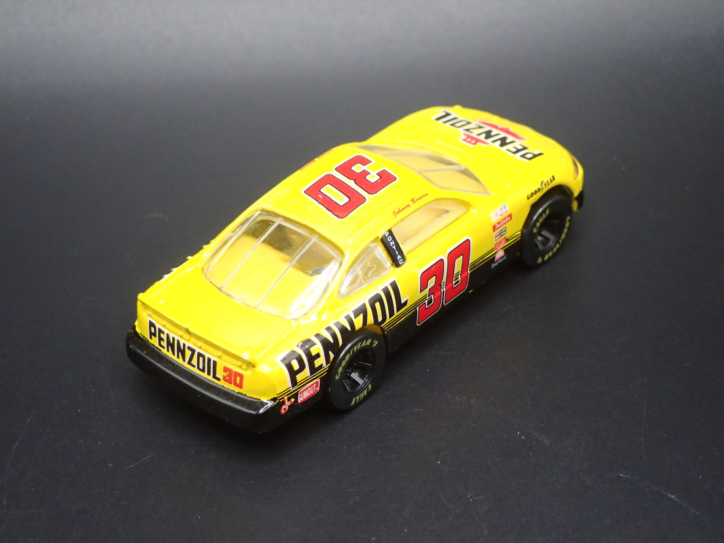 1997 97 PONTIAC GRAND PRIX 30 JOHNNY BENSON PENNZOIL NASCAR 1:64 SCALE DIECAST CAR