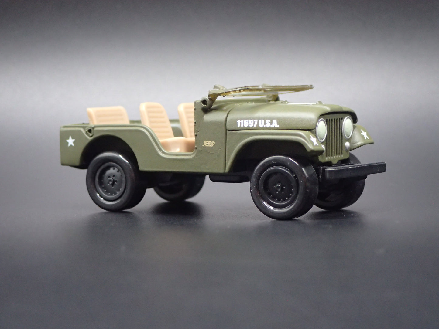 1944-1986 JEEP CJ5 US ARMY 1/64 SCALE COLLECTIBLE DIORAMA DIECAST MODEL CAR