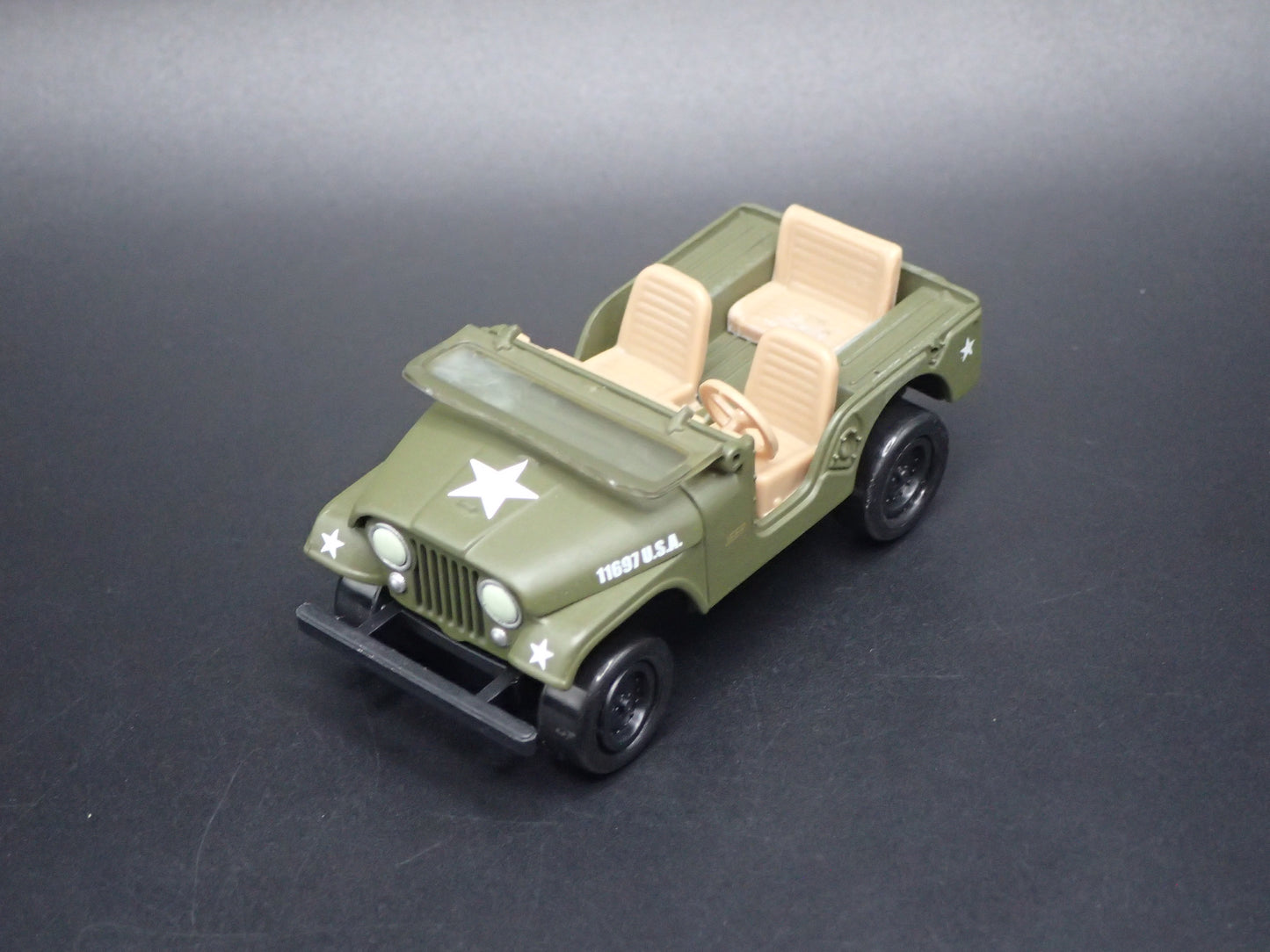 1944-1986 JEEP CJ5 US ARMY 1/64 SCALE COLLECTIBLE DIORAMA DIECAST MODEL CAR