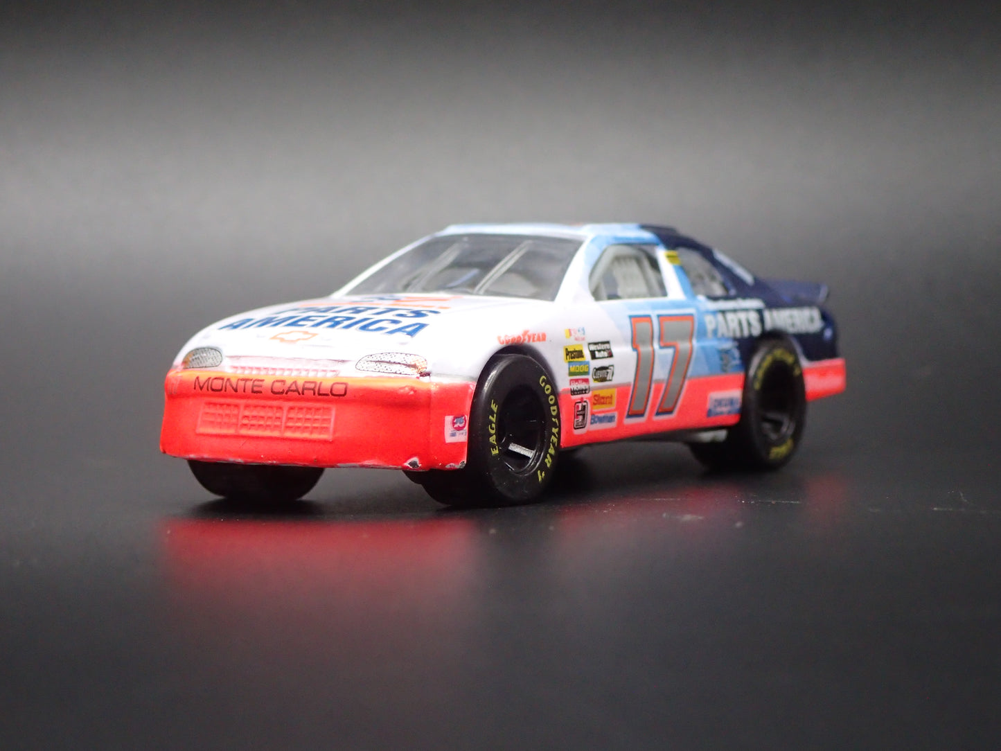 1997 CHEVY CHEVROLET MONTE CARLO DARRELL WALTRIP NASCAR 1:64 SCALE DIECAST CAR