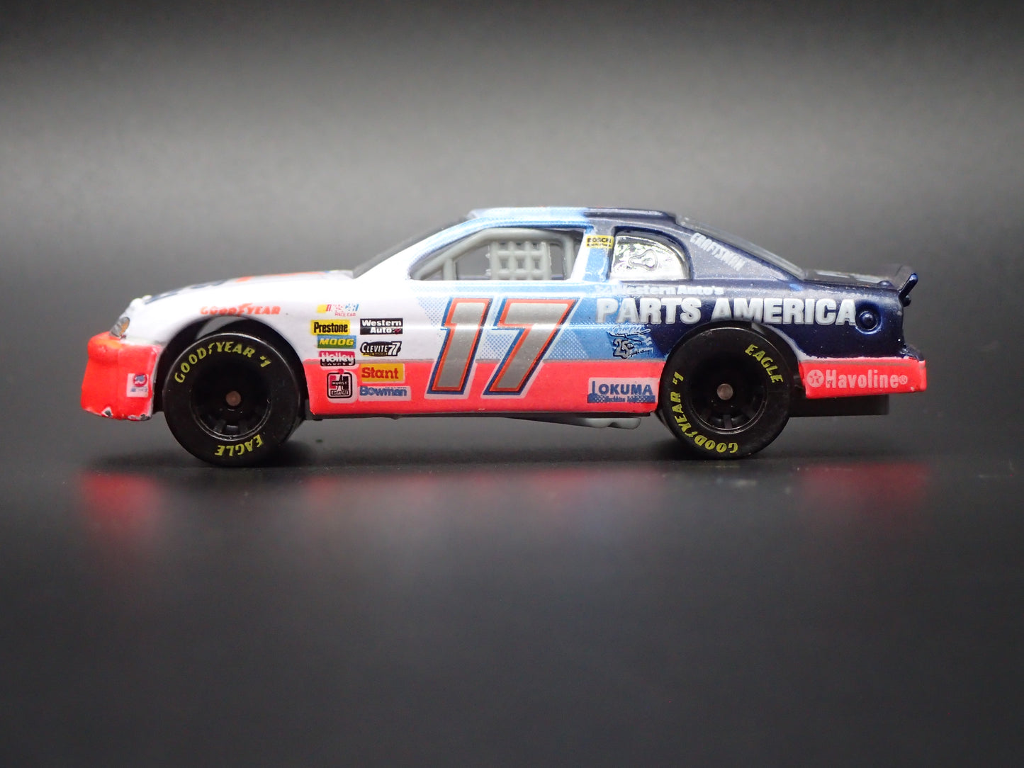 1997 CHEVY CHEVROLET MONTE CARLO DARRELL WALTRIP NASCAR 1:64 SCALE DIECAST CAR