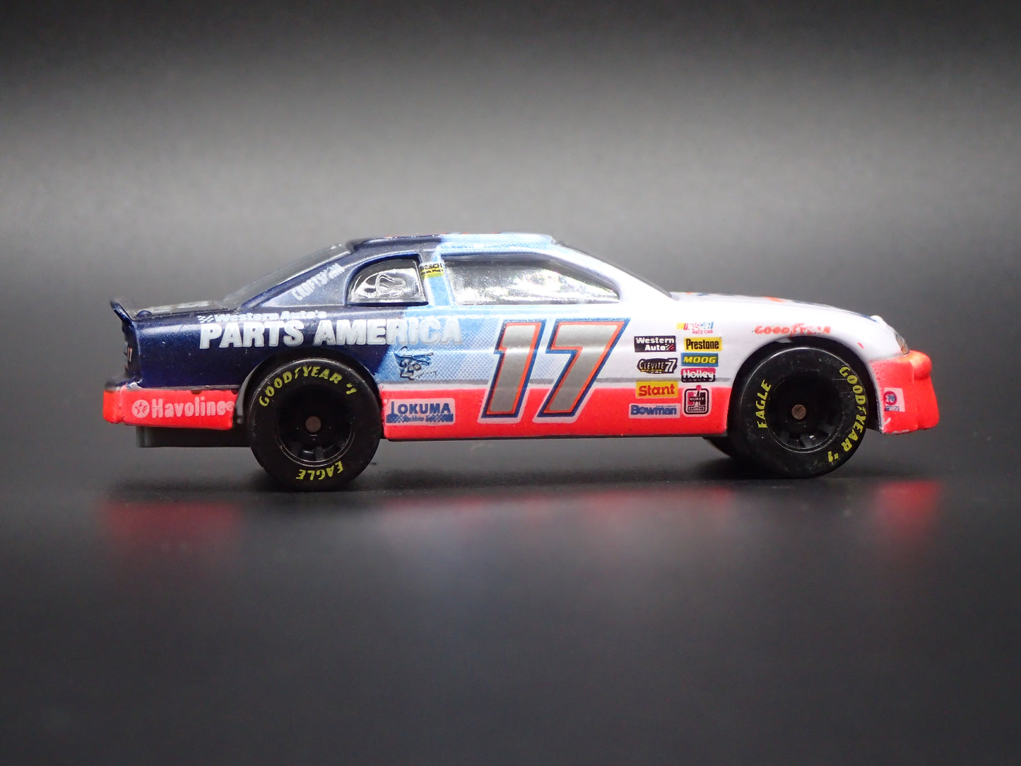 1997 CHEVY CHEVROLET MONTE CARLO DARRELL WALTRIP NASCAR 1:64 SCALE DIECAST CAR