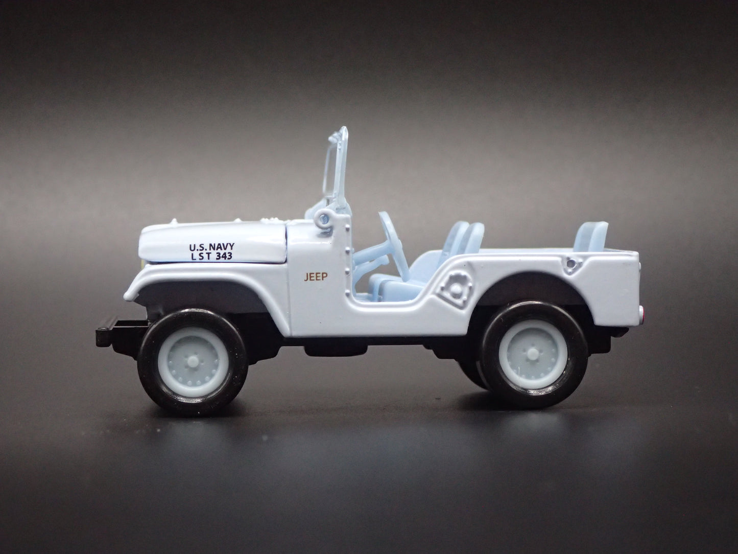 1944-1986 JEEP CJ5 US NAVY 1/64 SCALE COLLECTIBLE DIORAMA DIECAST MODEL CAR