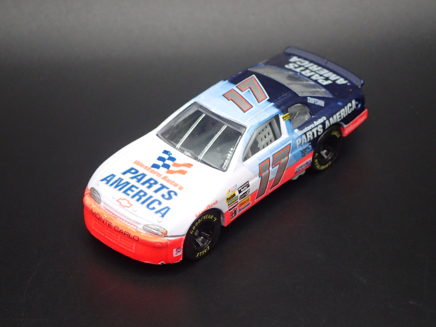 1997 CHEVY CHEVROLET MONTE CARLO DARRELL WALTRIP NASCAR 1:64 SCALE DIECAST CAR