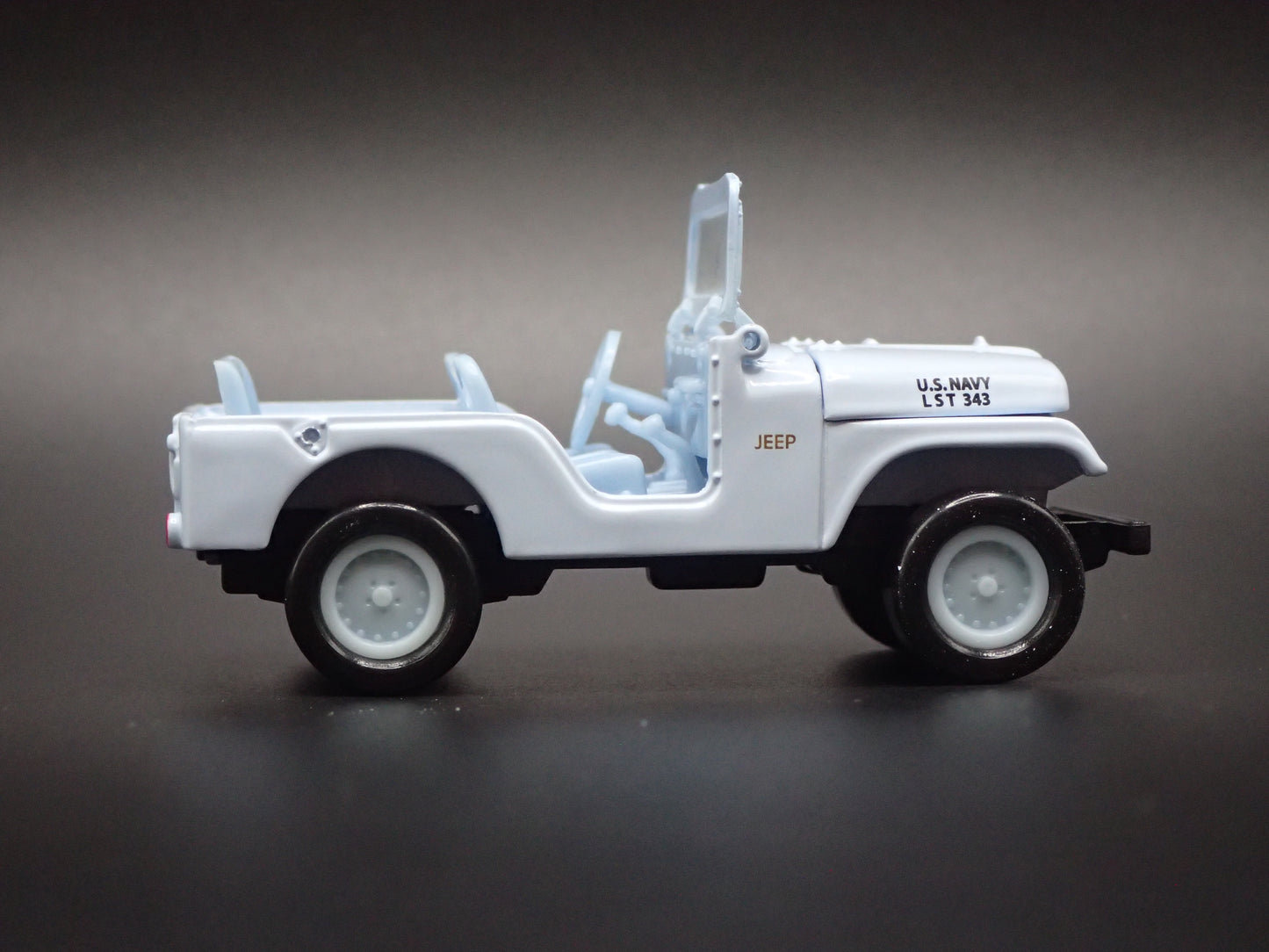 1944-1986 JEEP CJ5 US NAVY 1/64 SCALE COLLECTIBLE DIORAMA DIECAST MODEL CAR