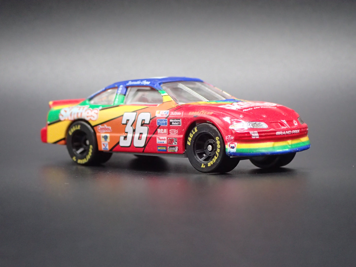 1997 97 PONTIAC GRAND PRIX 36 DERRICK COPE SKITTLES NASCAR 1:64 SCALE DIECAST CAR