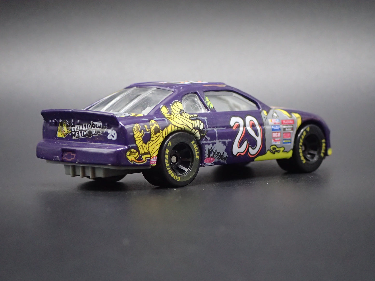 1997 CHEVY MONTE CARLO 29 ROBERT PRESSLEY SCOOBY DOO NASCAR 1/64 SCALE DIECAST CAR