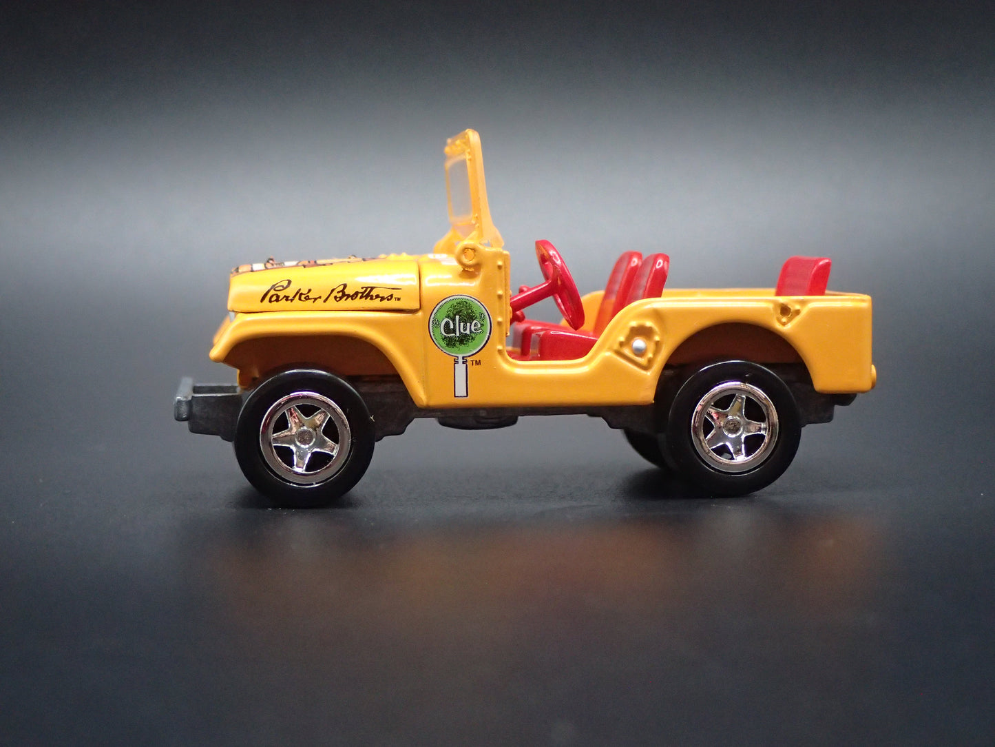 1944-1986 JEEP CJ5 CLUE 1/64 SCALE COLLECTIBLE DIORAMA DIECAST MODEL CAR
