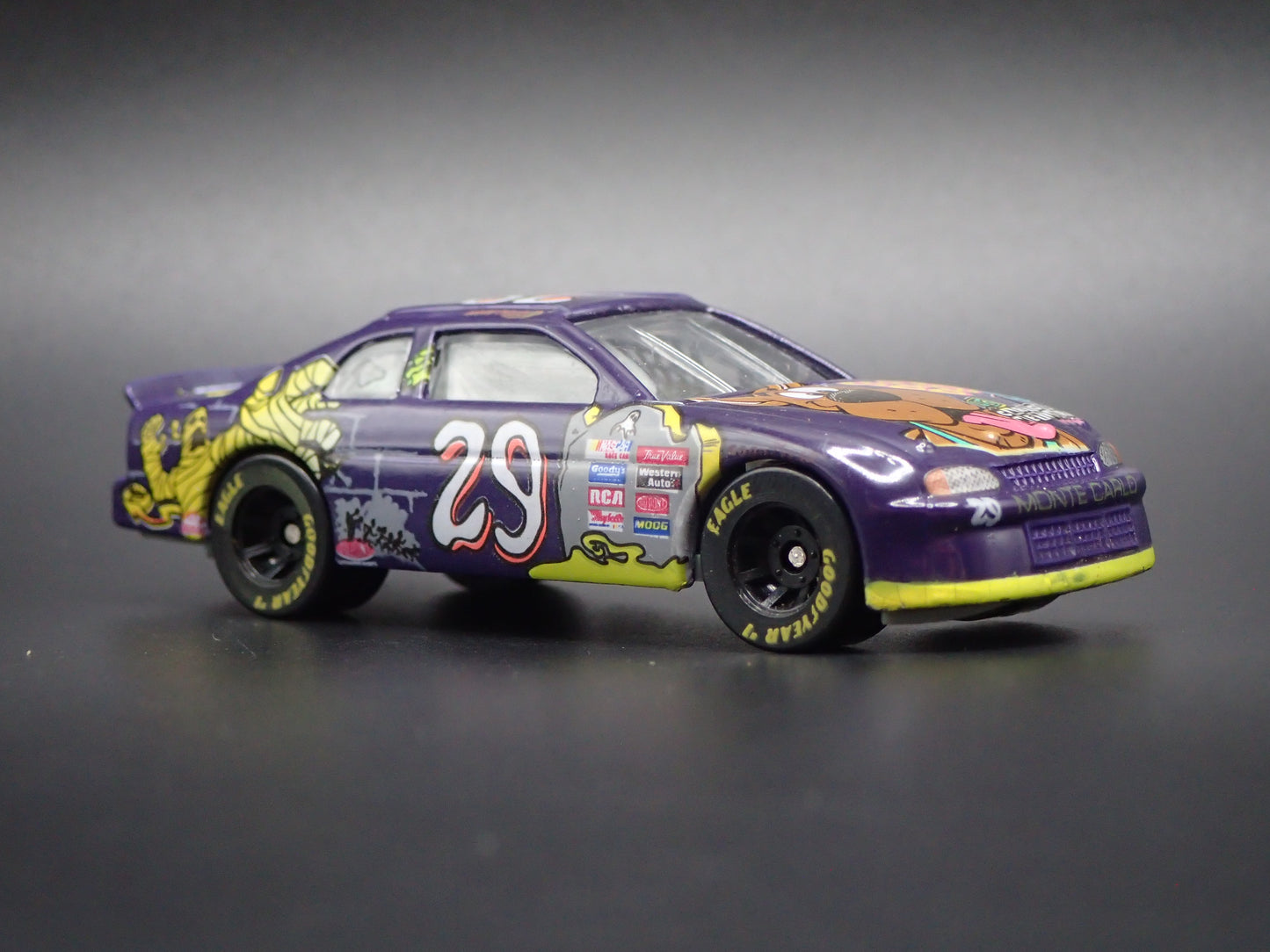 1997 CHEVY MONTE CARLO 29 ROBERT PRESSLEY SCOOBY DOO NASCAR 1/64 SCALE DIECAST CAR