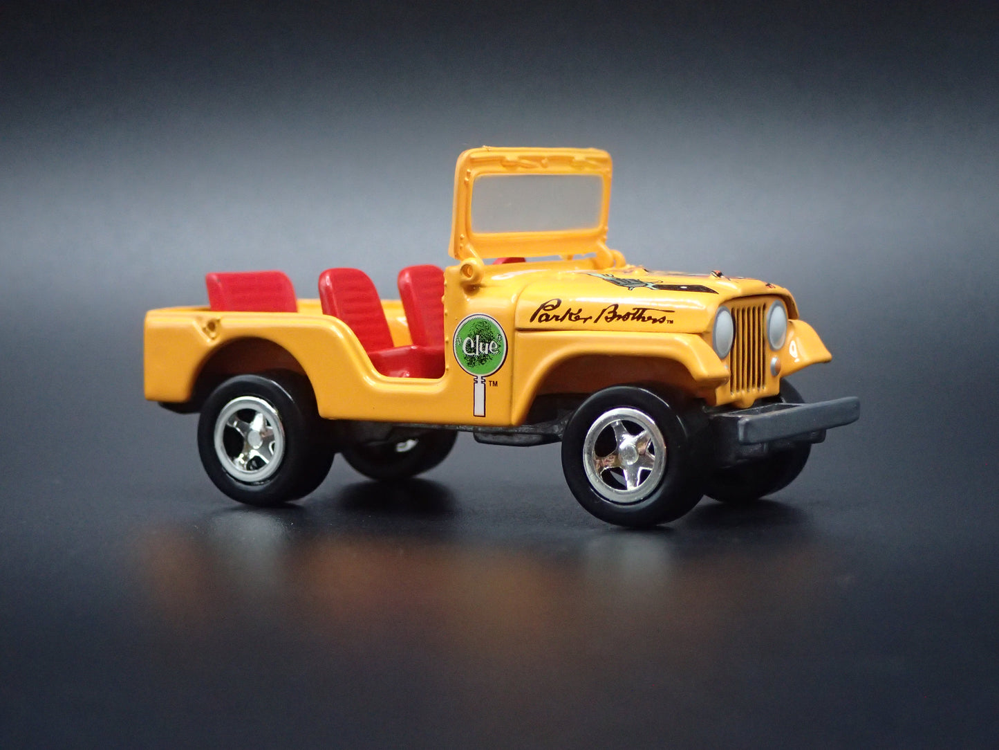 1944-1986 JEEP CJ5 CLUE 1/64 SCALE COLLECTIBLE DIORAMA DIECAST MODEL CAR