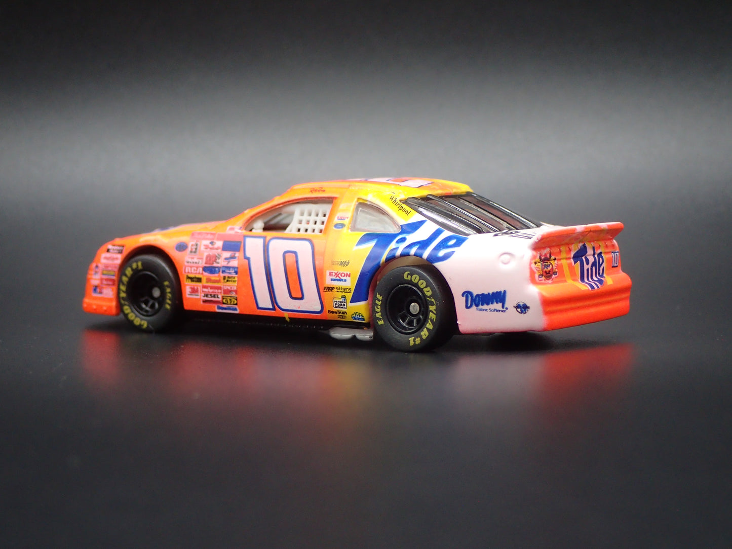 1997 97 FORD THUNDERBIRD 10 RICKY RUDD TIDE NASCAR 1:64 SCALE DIECAST MODEL CAR