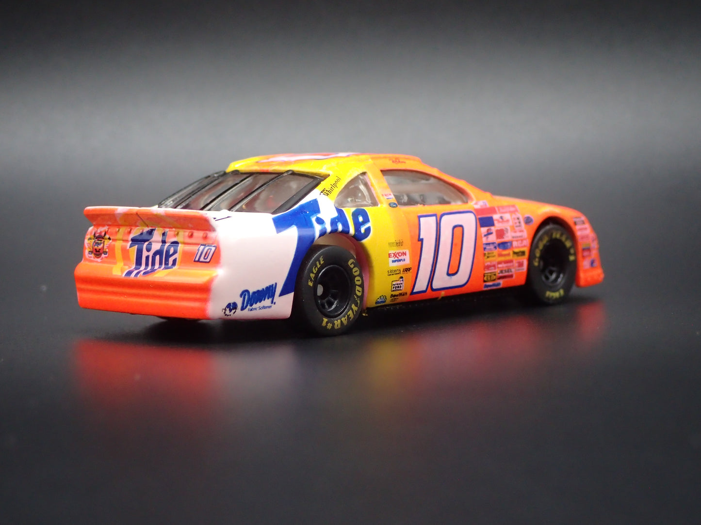 1997 97 FORD THUNDERBIRD 10 RICKY RUDD TIDE NASCAR 1:64 SCALE DIECAST MODEL CAR