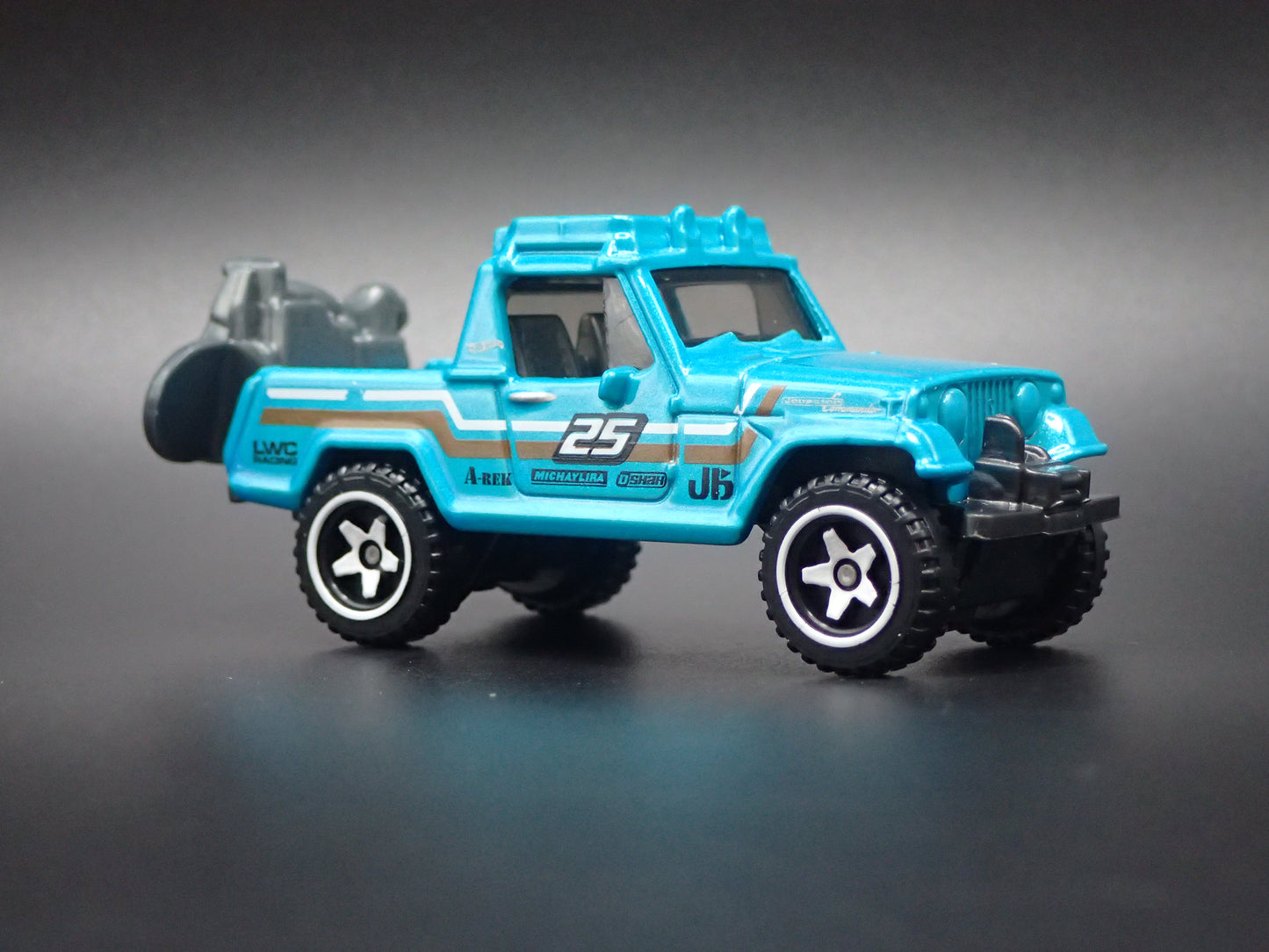 1966 - 1973 JEEP JEEPSTER COMMANDO PICKUP TRUCK 1:64 SCALE DIECAST MODEL CAR