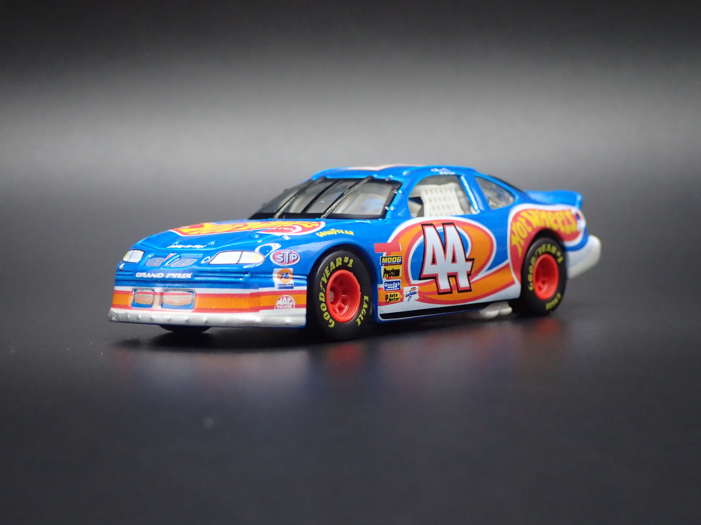 1997 97 PONTIAC GRAND PRIX KYLE PETTY NASCAR HW 1:64 SCALE DIECAST MODEL CAR