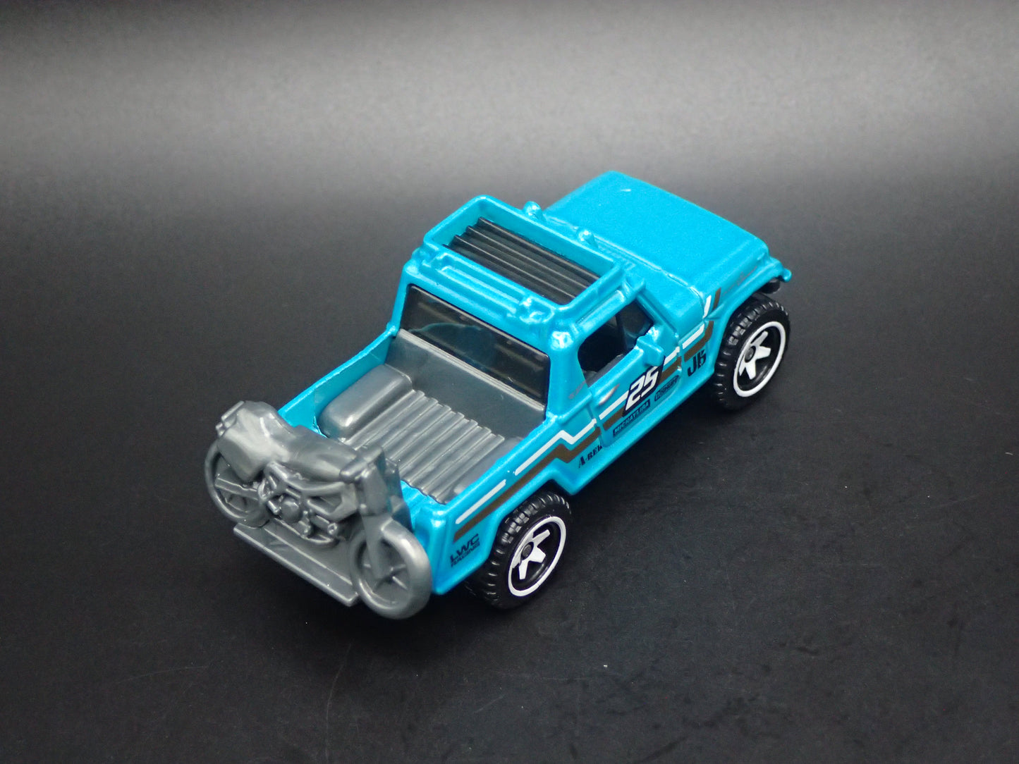 1966 - 1973 JEEP JEEPSTER COMMANDO PICKUP TRUCK 1:64 SCALE DIECAST MODEL CAR