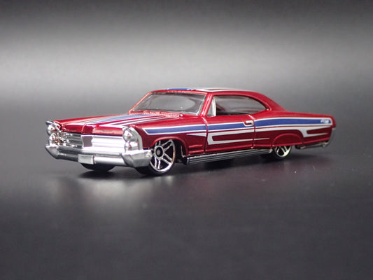 1965 65 PONTIAC BONNEVILLE RED 1:64 SCALE COLLECTIBLE DIECAST MODEL CAR