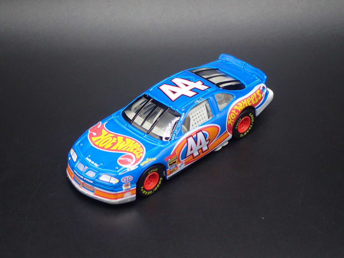 1997 97 PONTIAC GRAND PRIX KYLE PETTY NASCAR HW 1:64 SCALE DIECAST MODEL CAR