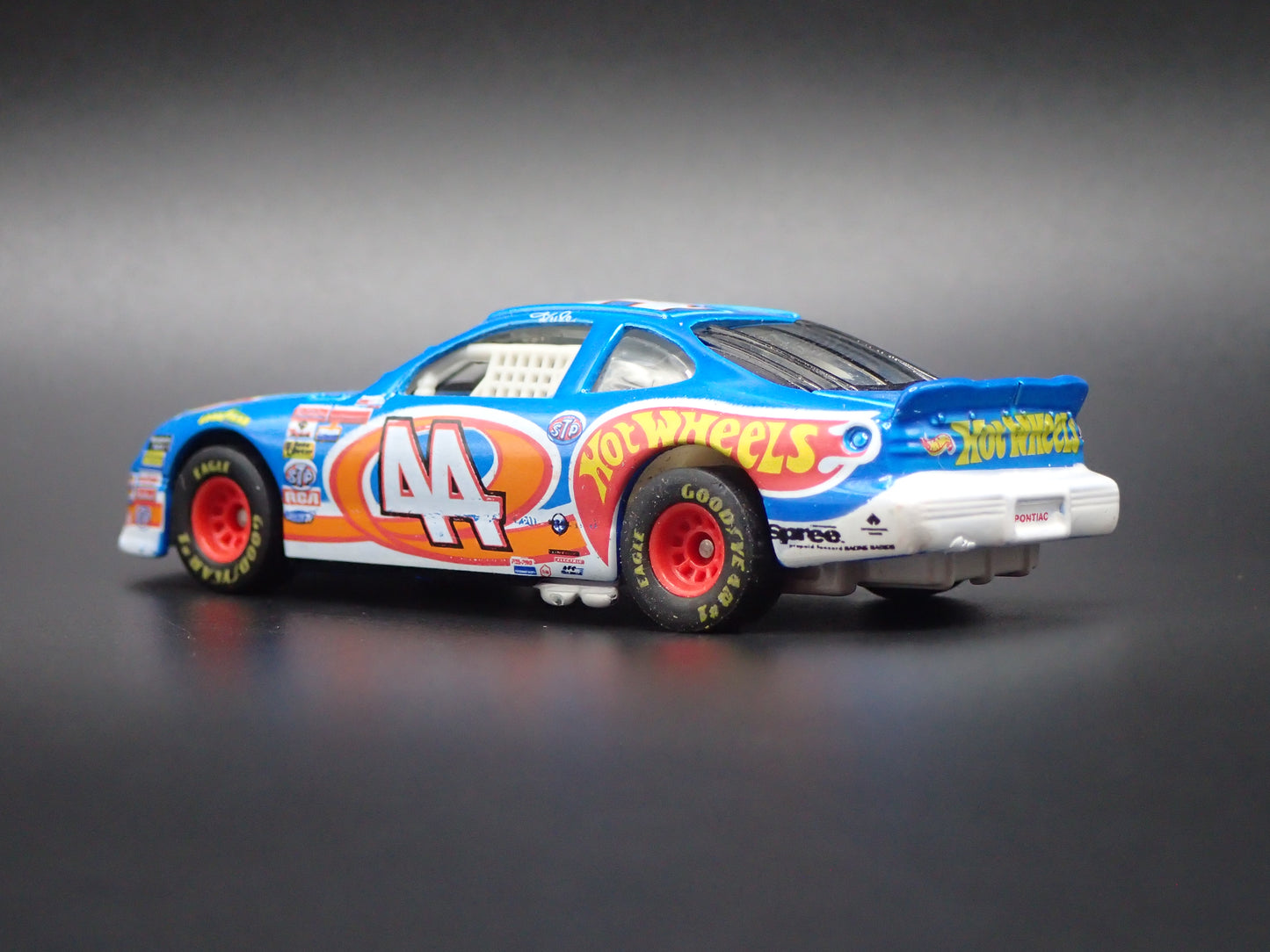 1998 98 PONTIAC GRAND PRIX KYLE PETTY NASCAR HW 1:64 SCALE DIECAST MODEL CAR