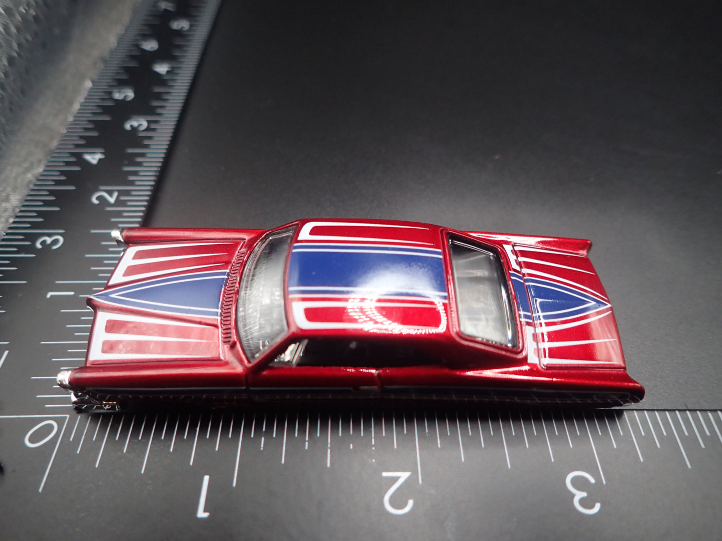 1965 65 PONTIAC BONNEVILLE RED 1:64 SCALE COLLECTIBLE DIECAST MODEL CAR