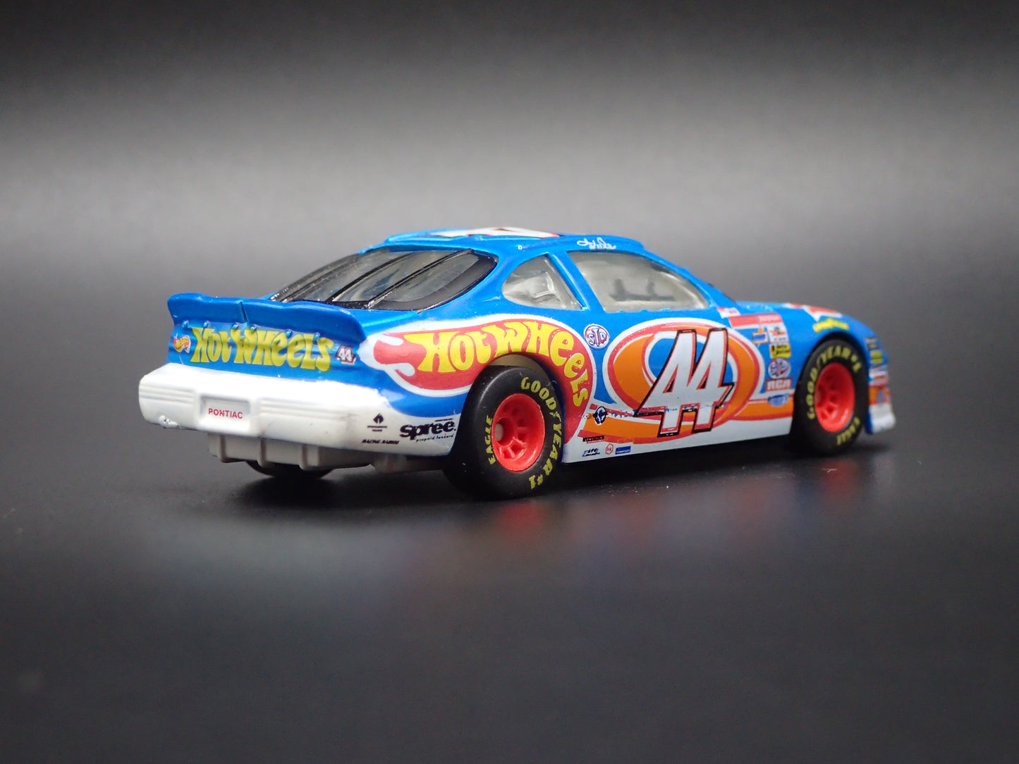 1998 98 PONTIAC GRAND PRIX KYLE PETTY NASCAR HW 1:64 SCALE DIECAST MODEL CAR