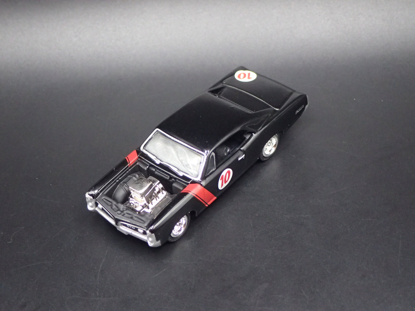 1966 66 PONTIAC GTO MUSCLE CAR 1/64 SCALE COLLECTIBLE DIORAMA DIECAST MODEL CAR
