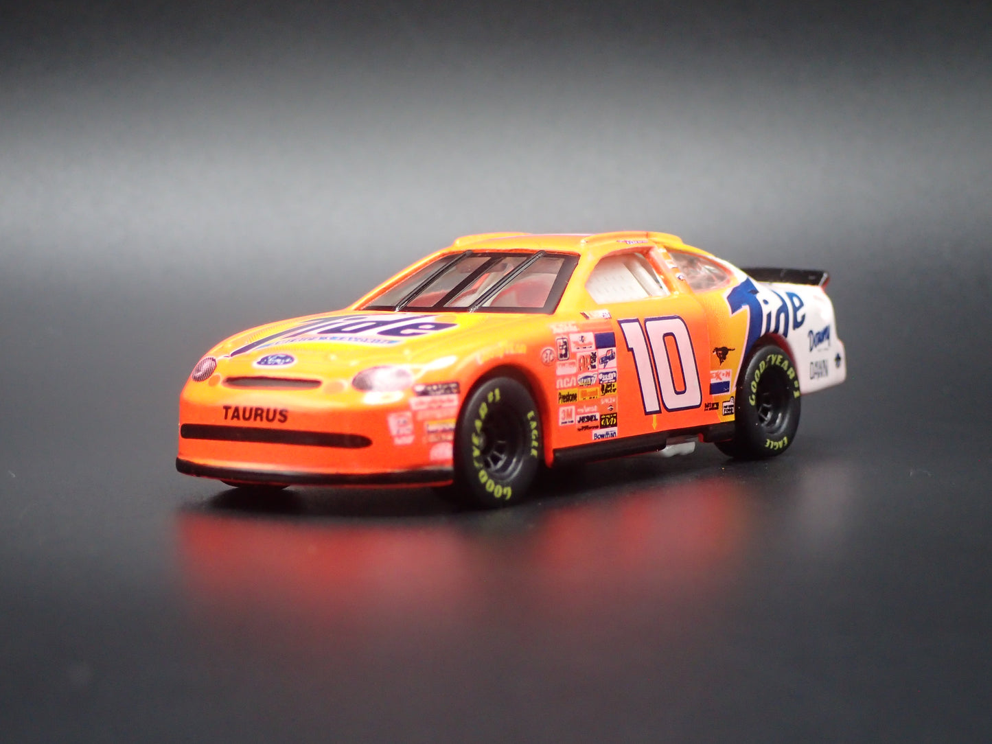 1998 98 FORD TAURUS 10 RICKY RUDD TIDE NASCAR 1/64 SCALE DIECAST MODEL CAR